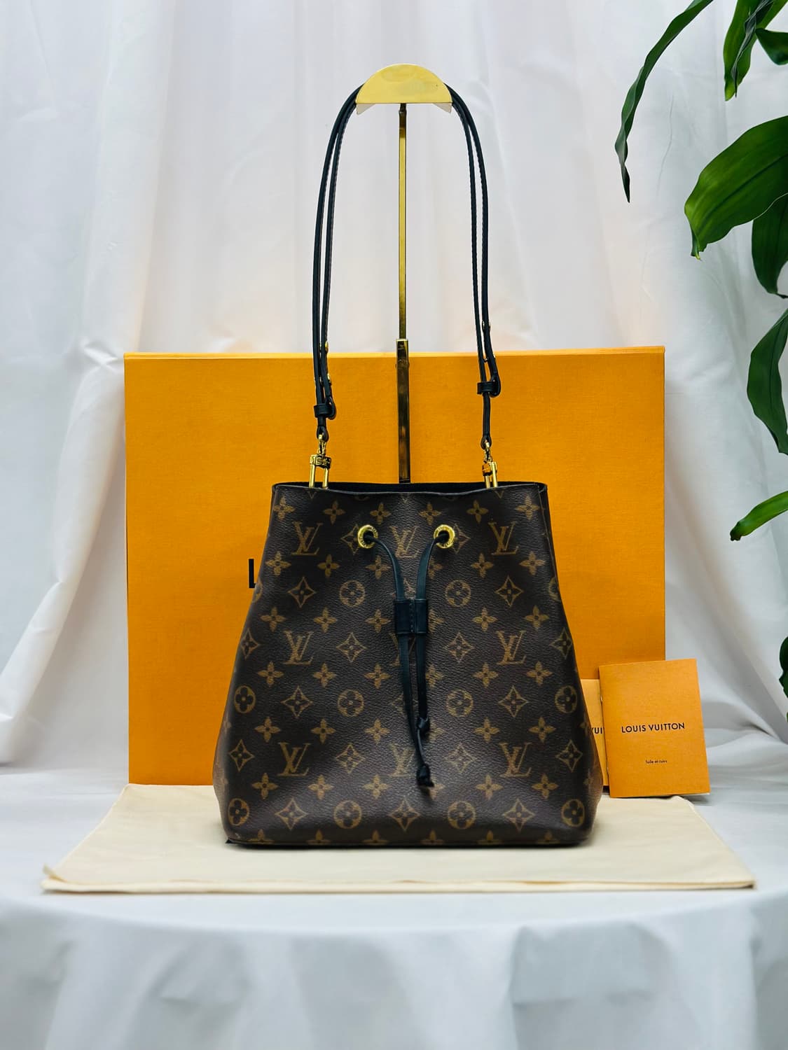 [풀구성] 루이비통 네오노에 MM 모노그램 블랙 상품이미지1