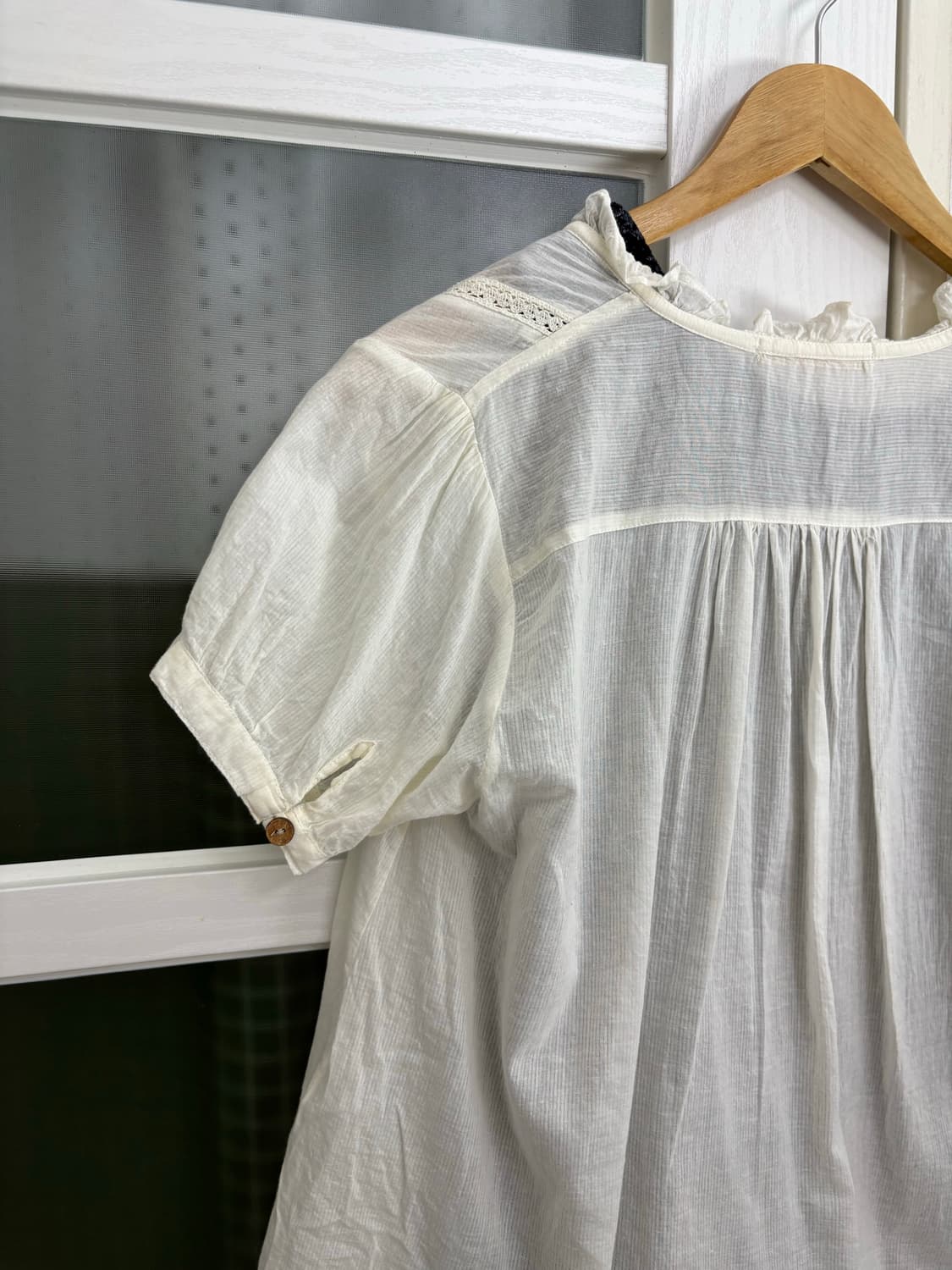 아이보리 잔 스트라이프 블라우스 상품이미지5