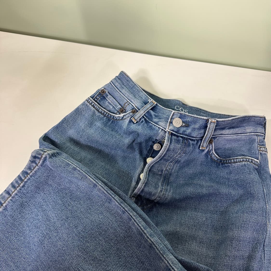 우먼S 코스 COS 버튼플라이 와이드핏 배기 데님팬츠 상품이미지1