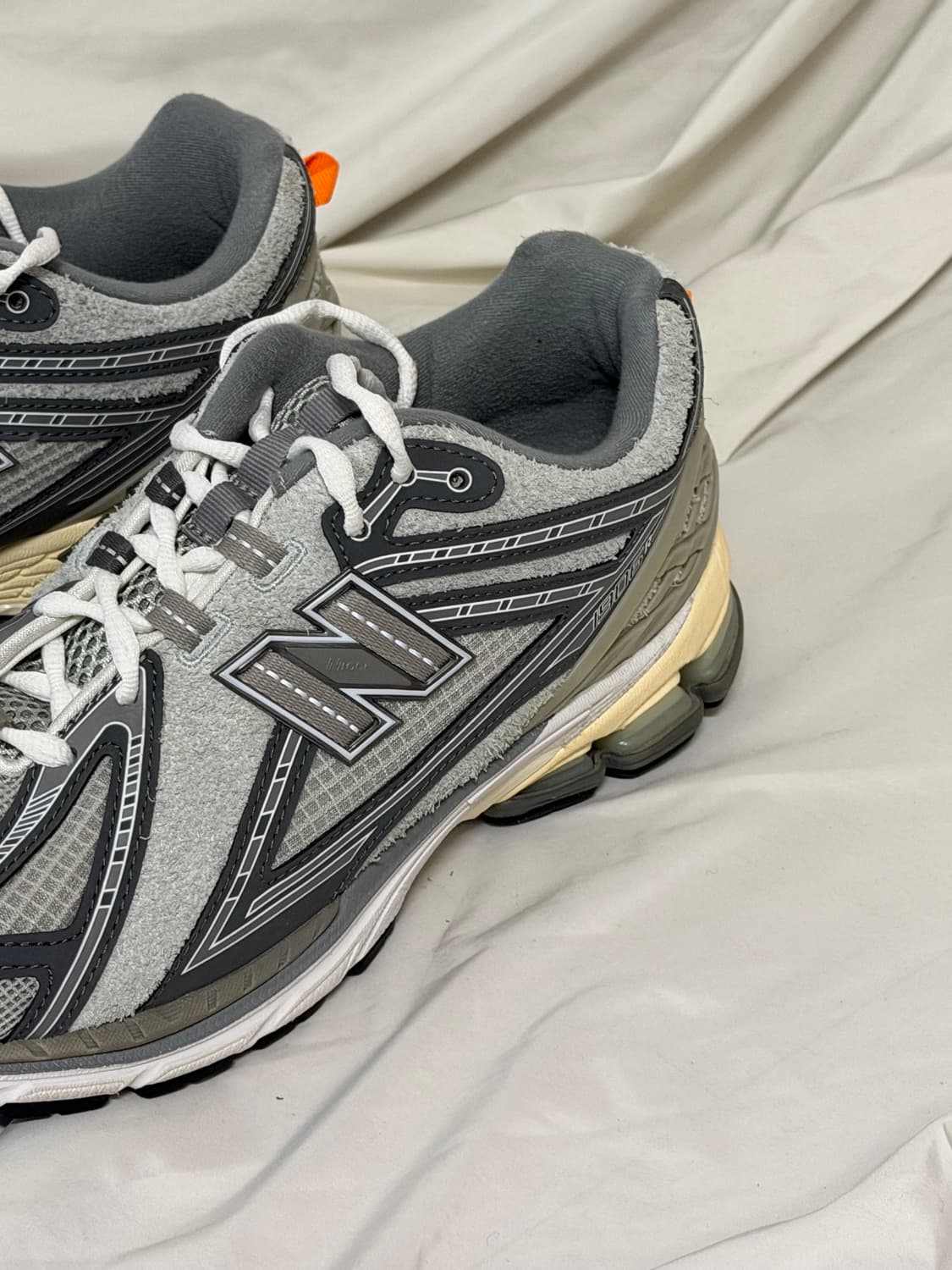 뉴발란스 INVINCIBLE x N.HOOLYWOOD x 1906R 상품이미지4