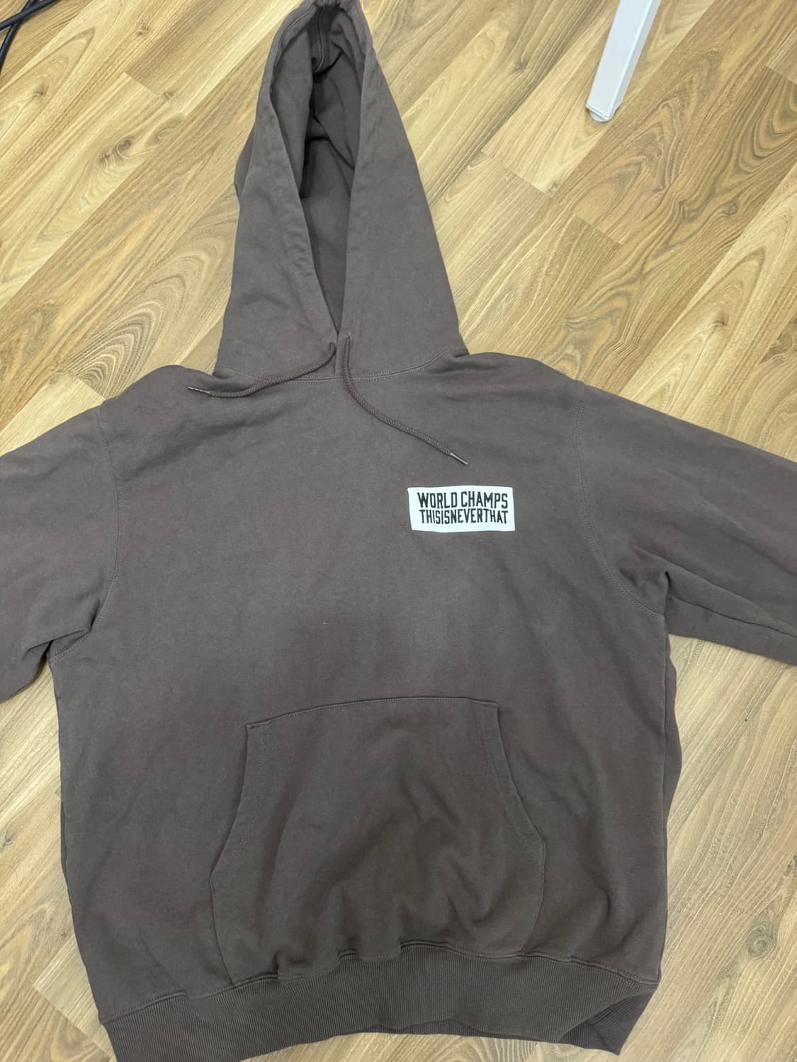 디스이즈 네버댓Scrap Applique Hoodie Brown 상품이미지1