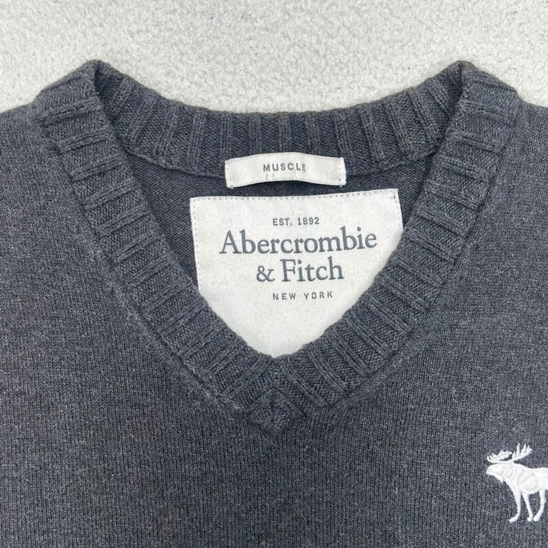 ABERCROMBIE & FITCH 다크그레이 캐시미어 브이넥 니트 S 상품이미지4