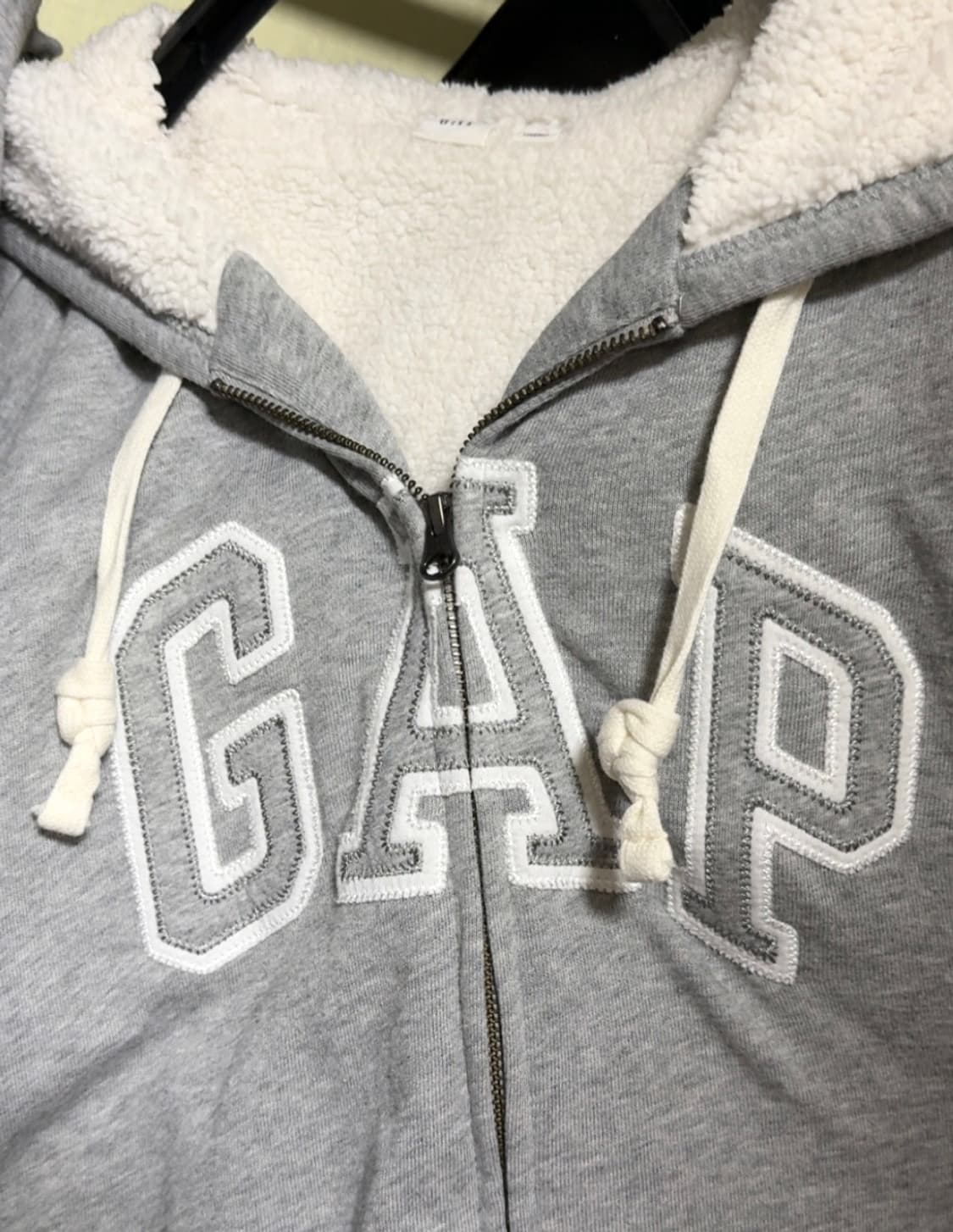 갭 양털 후드집업 상품이미지1