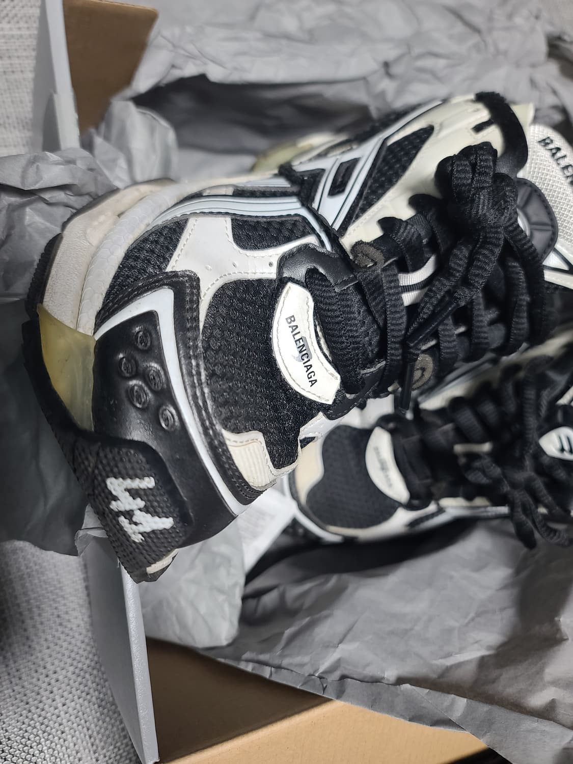 발렌시아가 뉴러너 오레오 41 블랙 화이트 스니커즈 상품이미지2