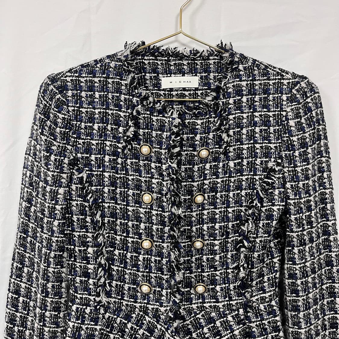 미샤 블랙 앤 화이트 체크 패턴 페플럼 트위드 자켓 상품이미지4