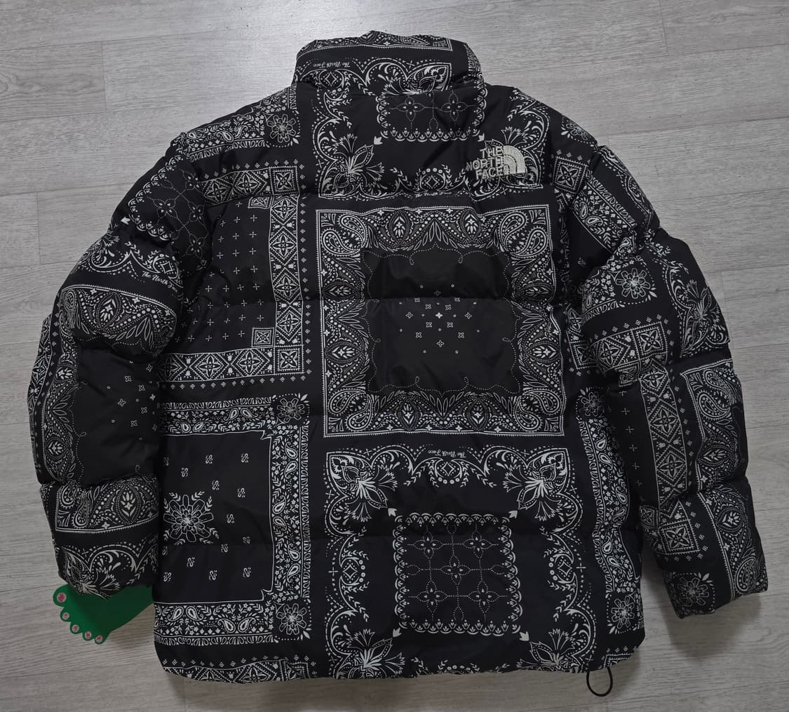 (정품) 노스페이스 페이즐리 반다나 눕시 패딩 L (명품 숏패딩 슈프림  상품이미지2