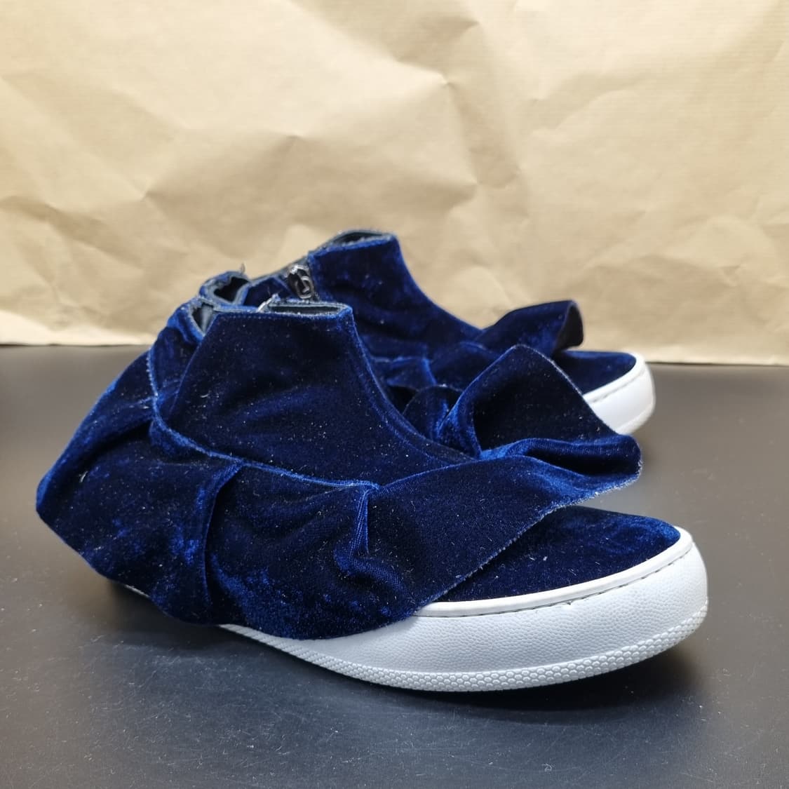 벨벳 스니커즈 230 상품이미지1