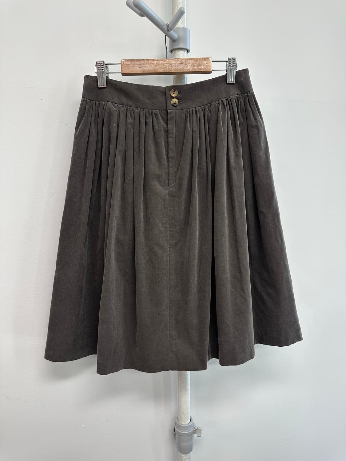 마가렛호웰 코듀로이 플레어 플리츠 스커트 상품이미지5