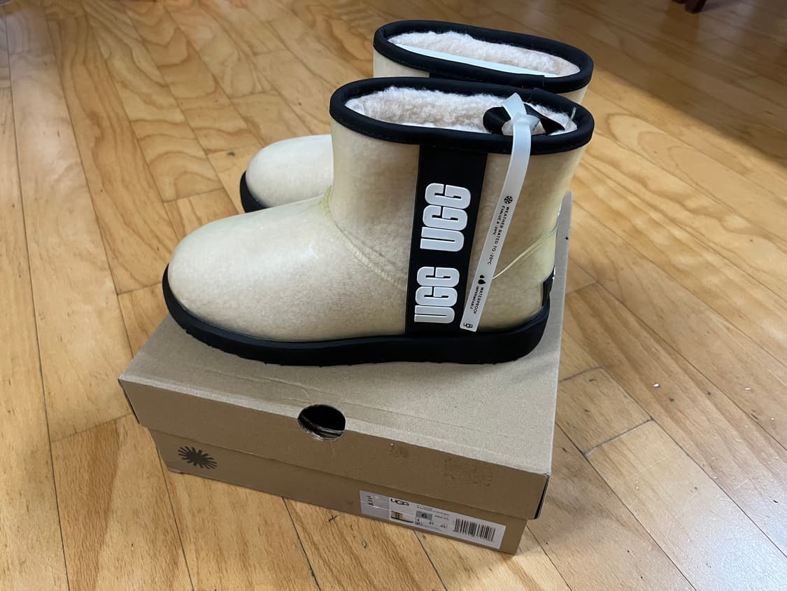 (새상품) 어그 클래식 클리어 미니 부츠 네츄럴 블랙 230 상품이미지1