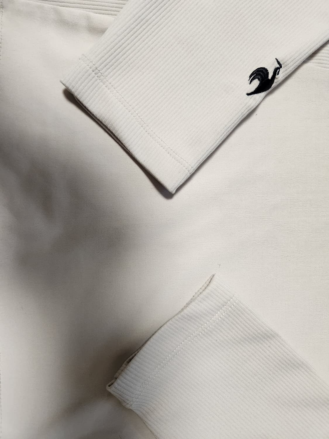 르꼬끄 여성 긴팔 카라 티셔츠 사이즈s

오염 하자없이 깨끗해요^^ 상품이미지3