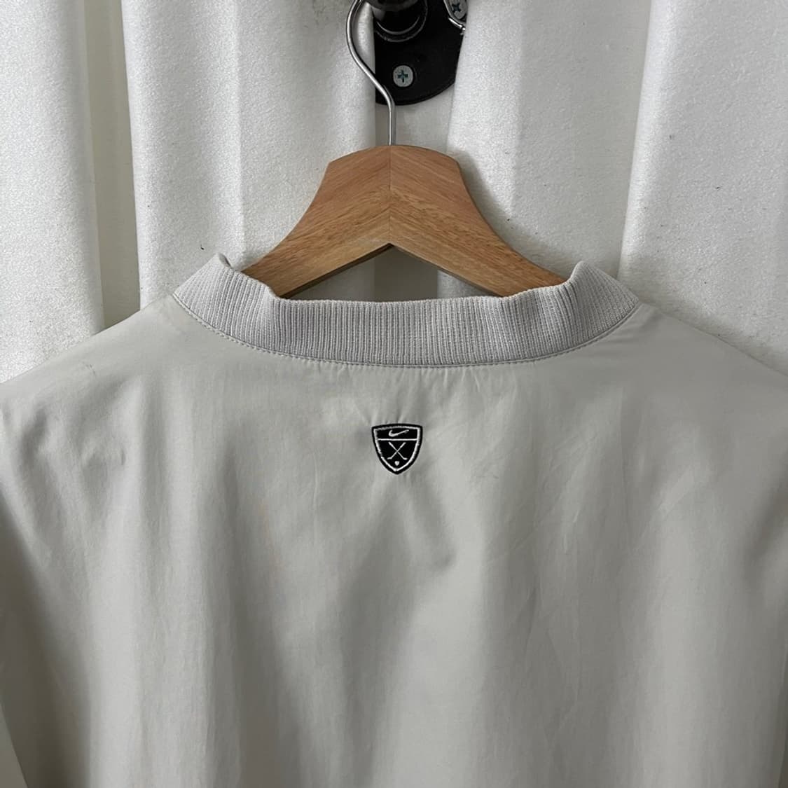 나이키 아이보리 브이넥 웜업 상품이미지5