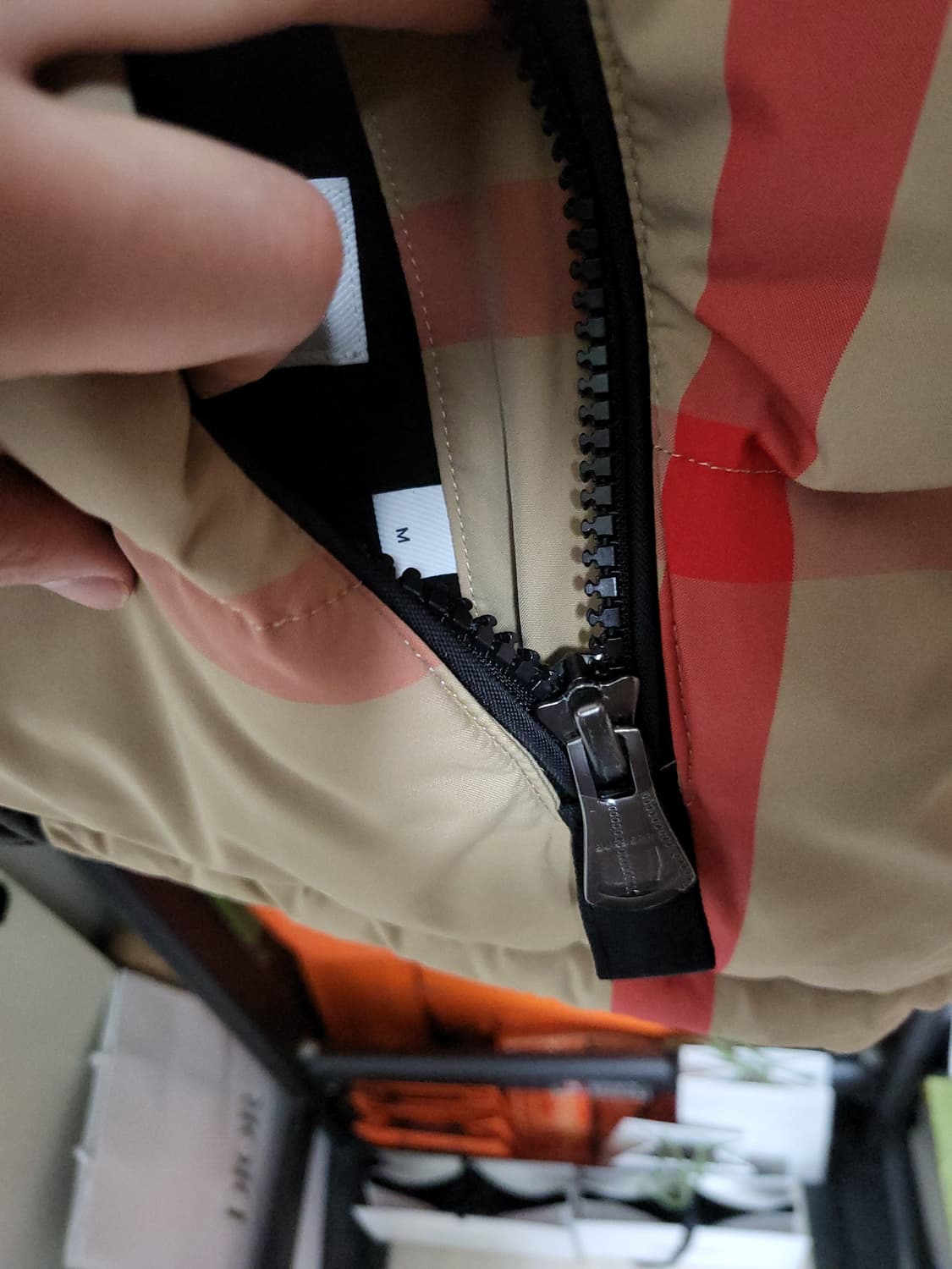 21FW 버버리 체크 리버시블 구스다운 패딩 m 상품이미지4