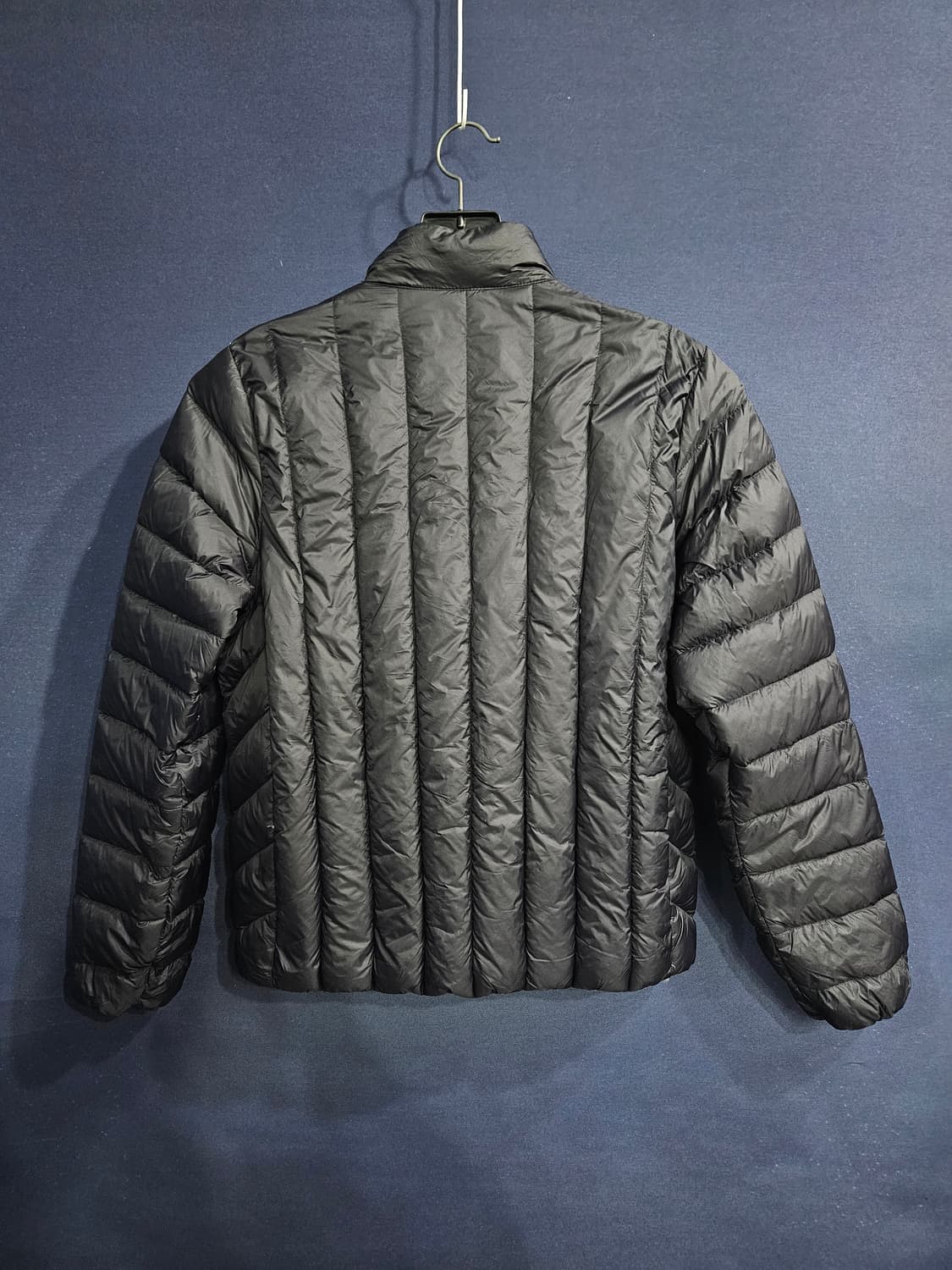지프 블랙차콜 남성 95 덕다운 경량패딩  상품이미지2