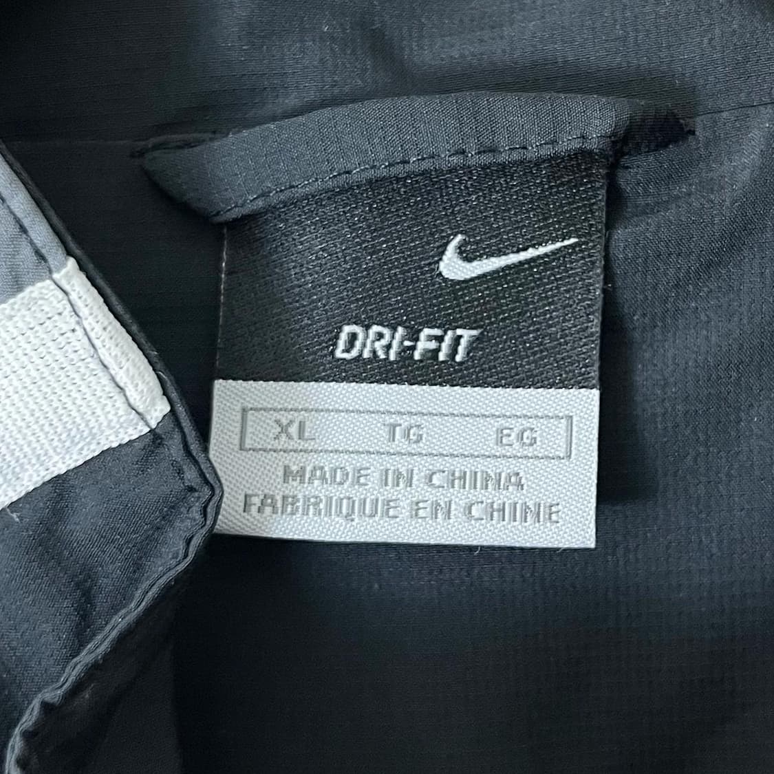 나이키 블랙 화이트 도킹 윈드브레이커 상품이미지5