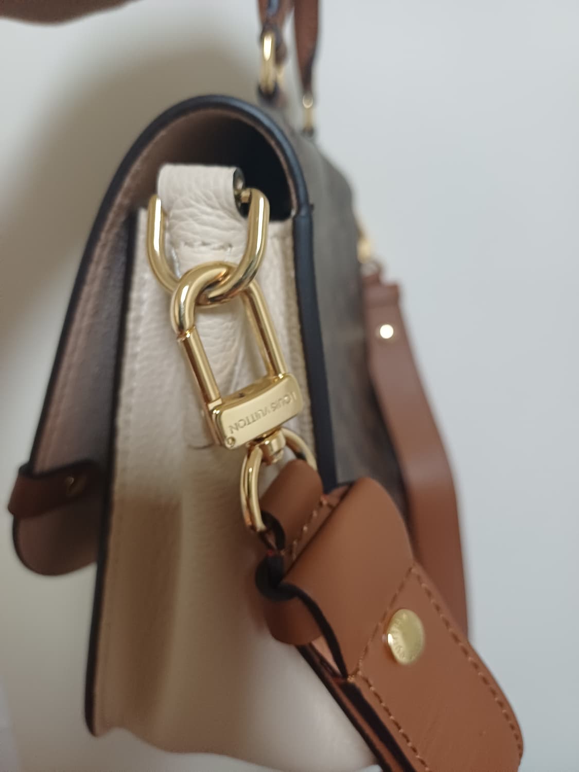 루이비통 보지라르 숄더백 상품이미지3