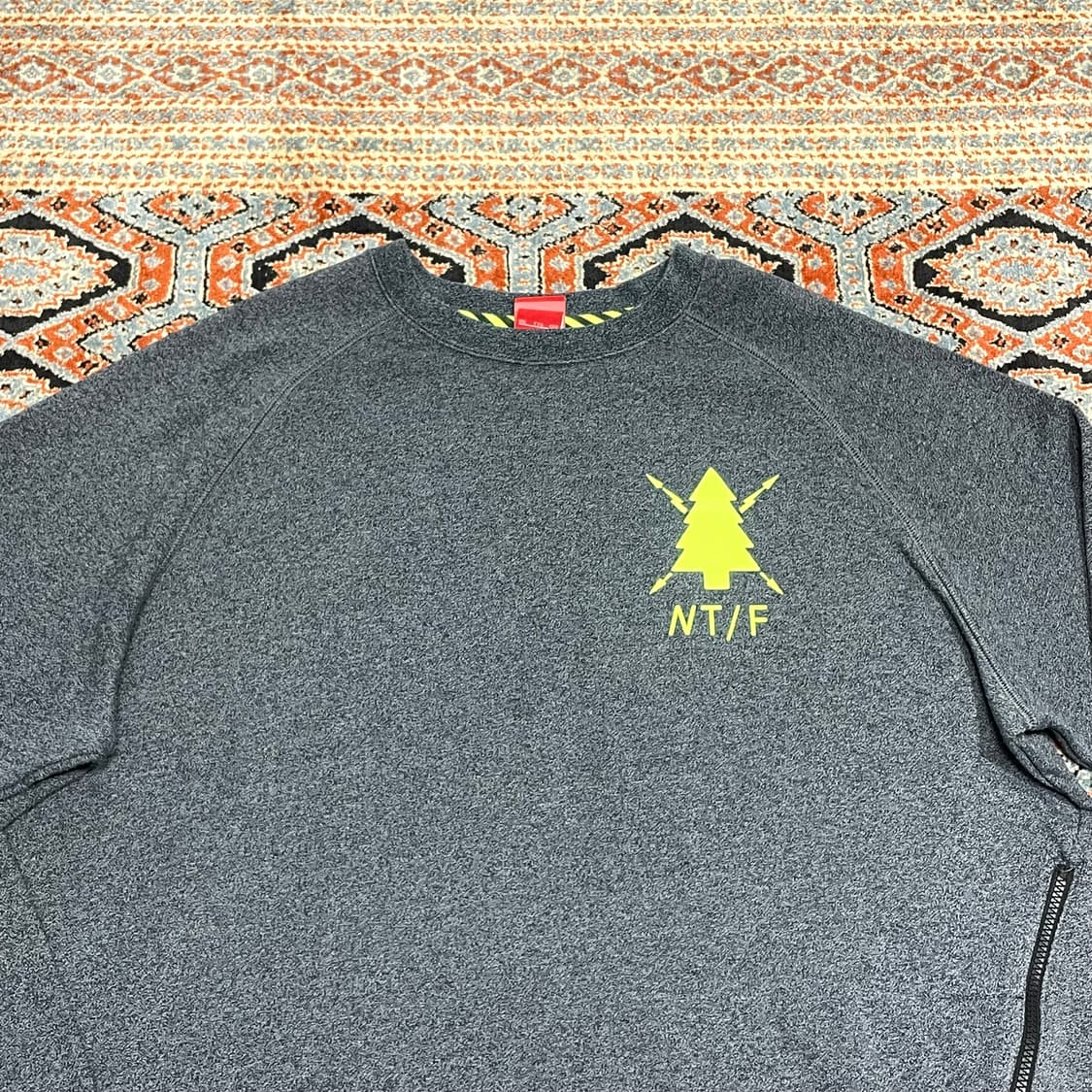 나이키 나무 프린팅 차콜 맨투맨 티셔츠 남성XXL 상품이미지2