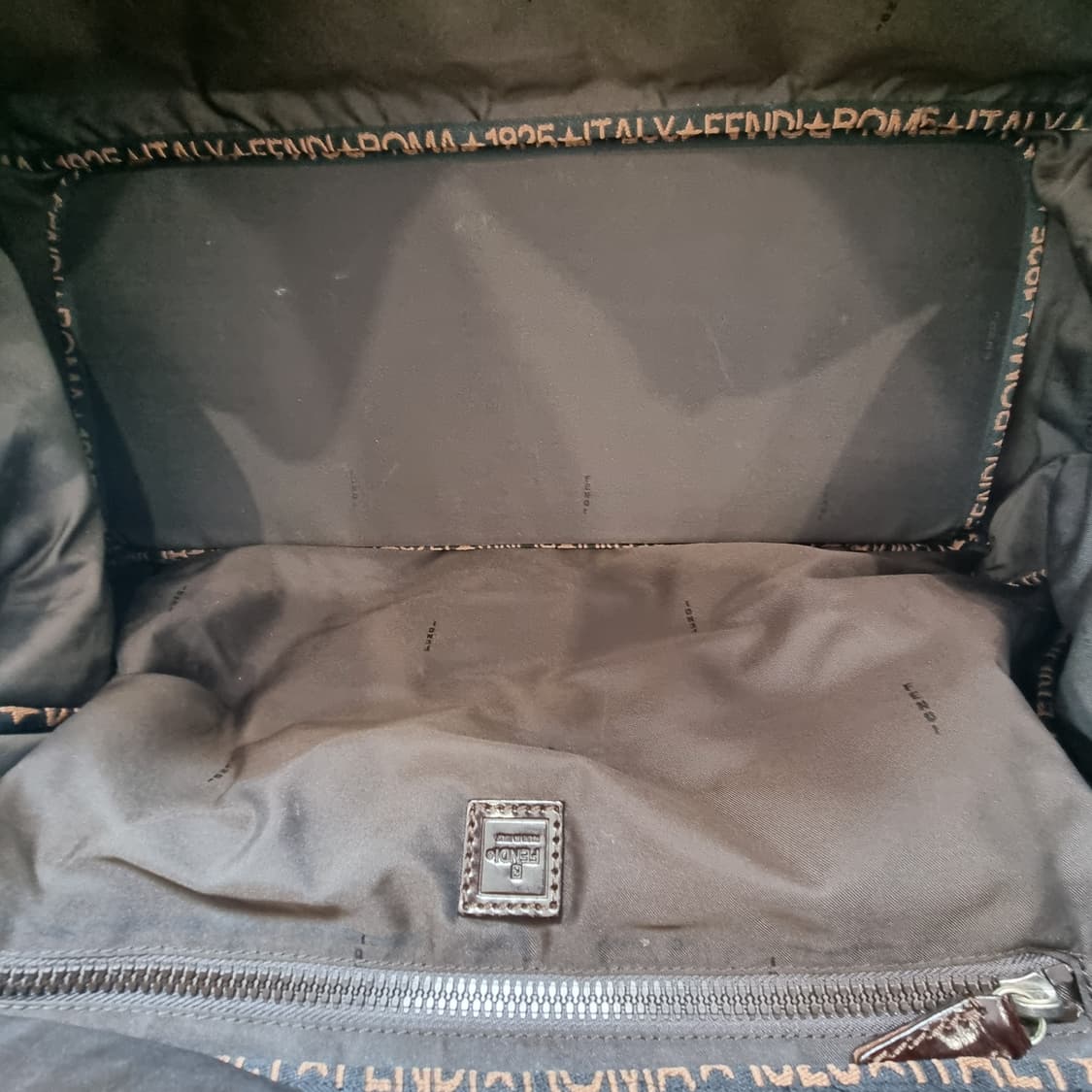 펜디 주카 2WAY 보스턴백 남여공용 (상급, 골프백, 여행가방) 상품이미지8