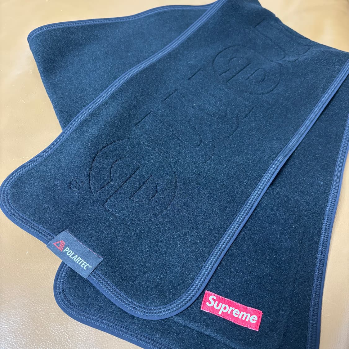 슈프림 머플러 목도리 로고 블랙 인사이드 포켓 상품이미지3