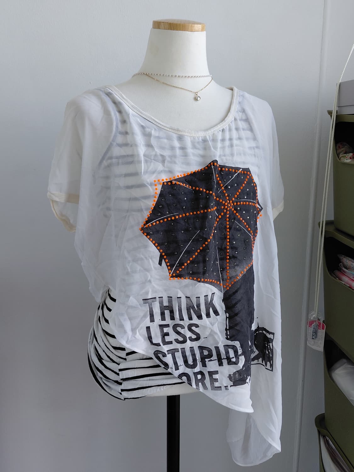 [빈티지] 프린팅 시스루 티셔츠 화이트 상품이미지1