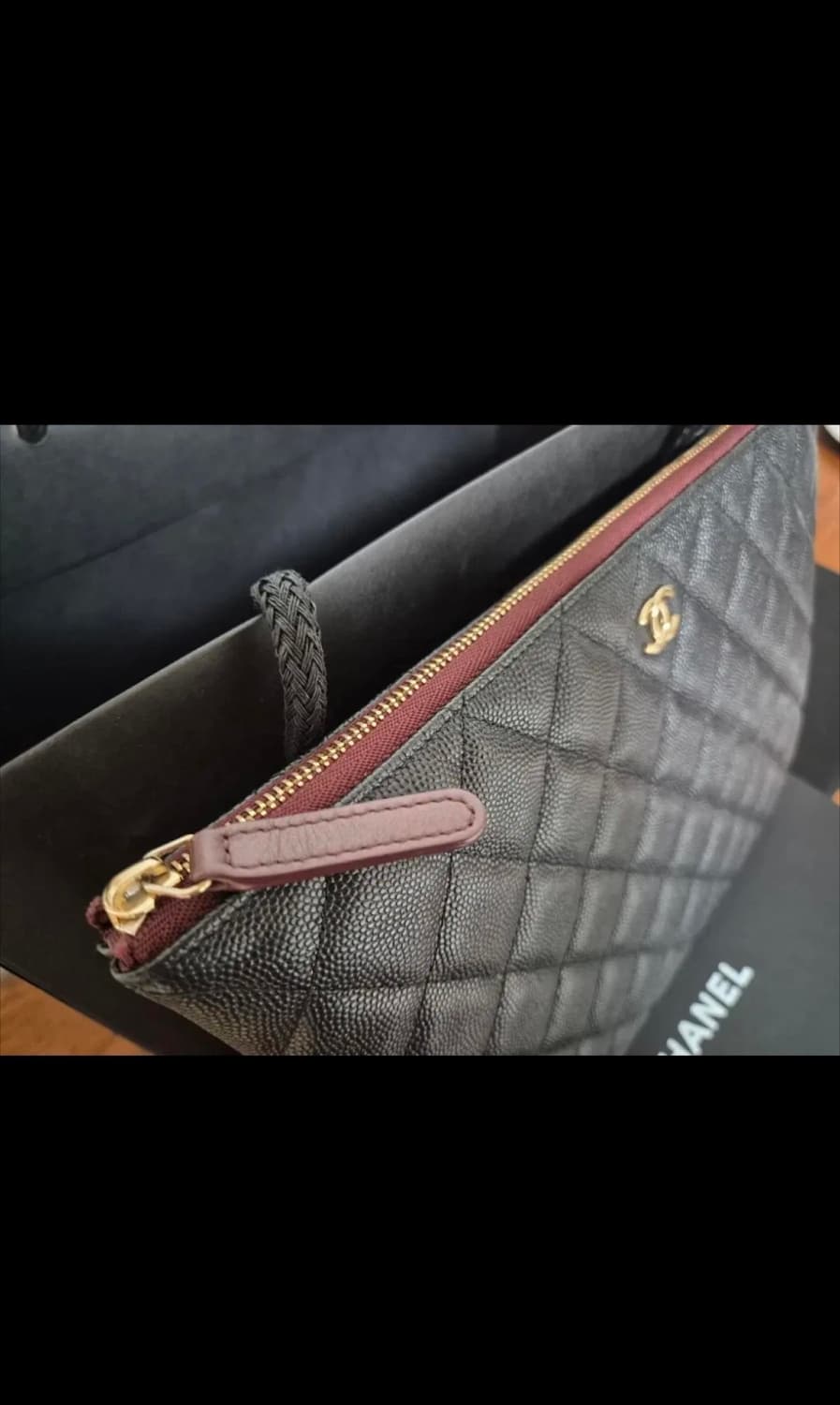 샤넬 클래식 캐비어 뉴미듐 클러치(금장) 상품이미지5