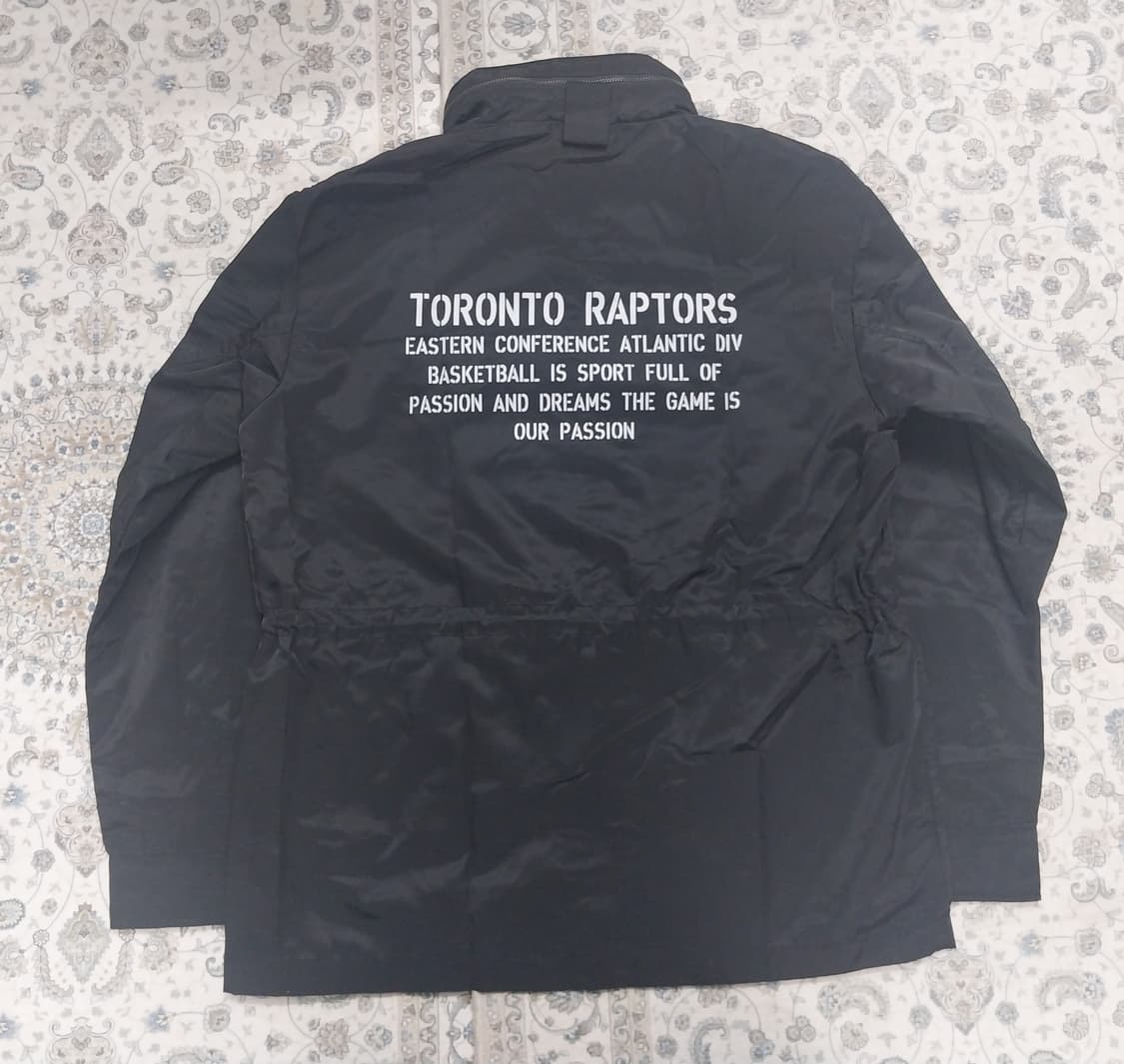 NBA 토론토 랩터스 자켓 M (크게나옴) (후드내장됨) 상품이미지3