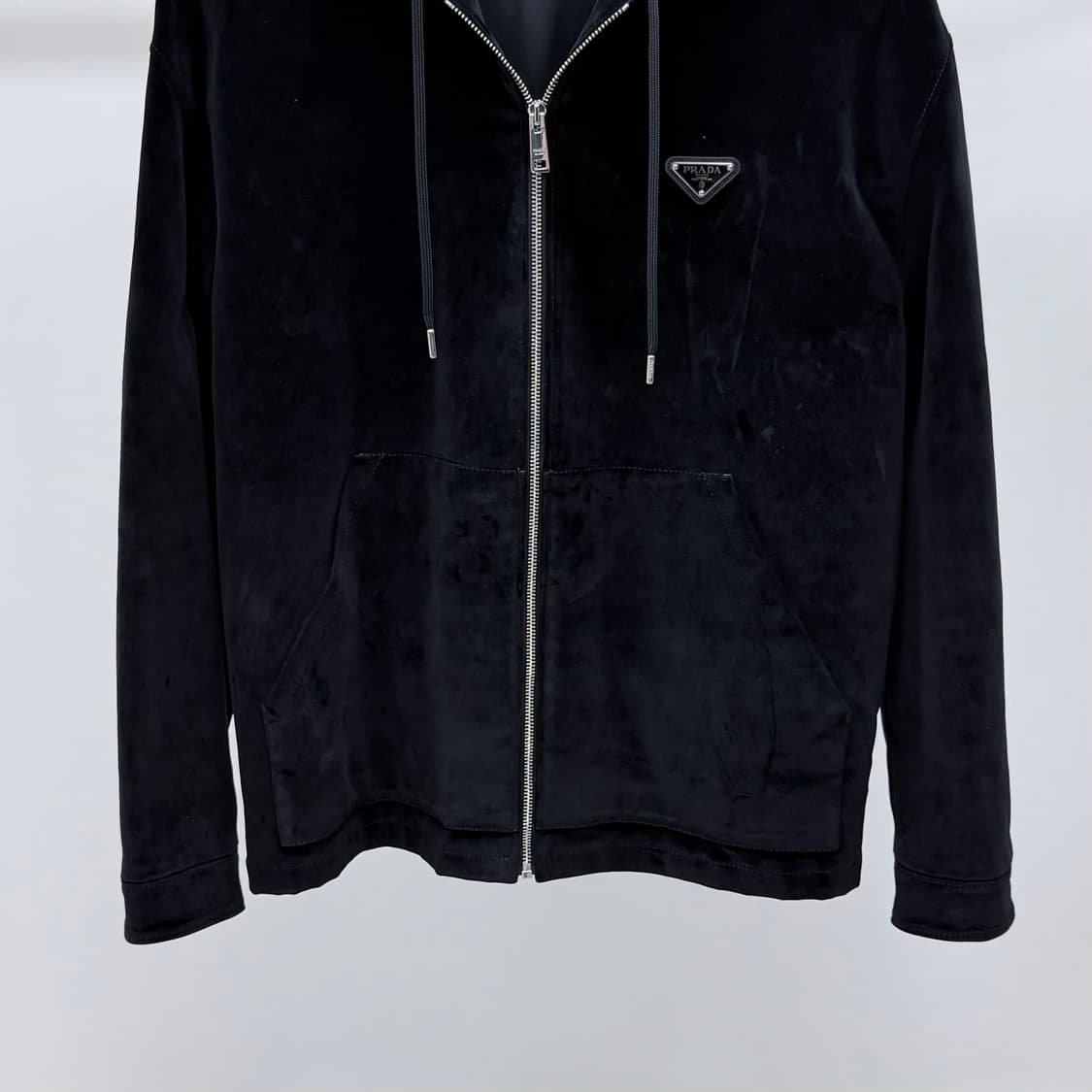 [S+급/오버핏S] 프라다 벨벳 후드 블루종 자켓 블랙 상품이미지4