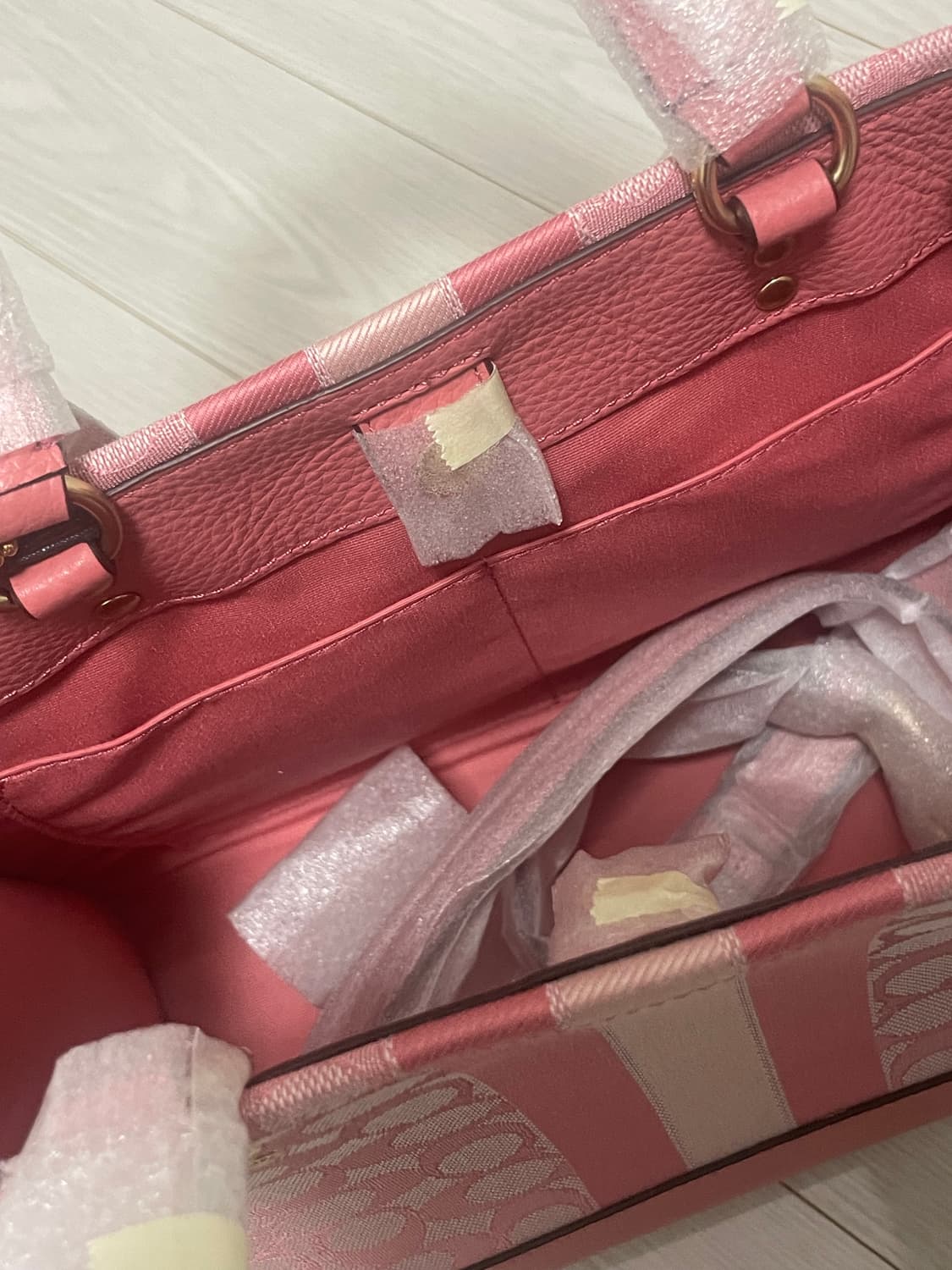 Coach 코치 뎀시 캐리올 시그니처 핑크 토트백 상품이미지3