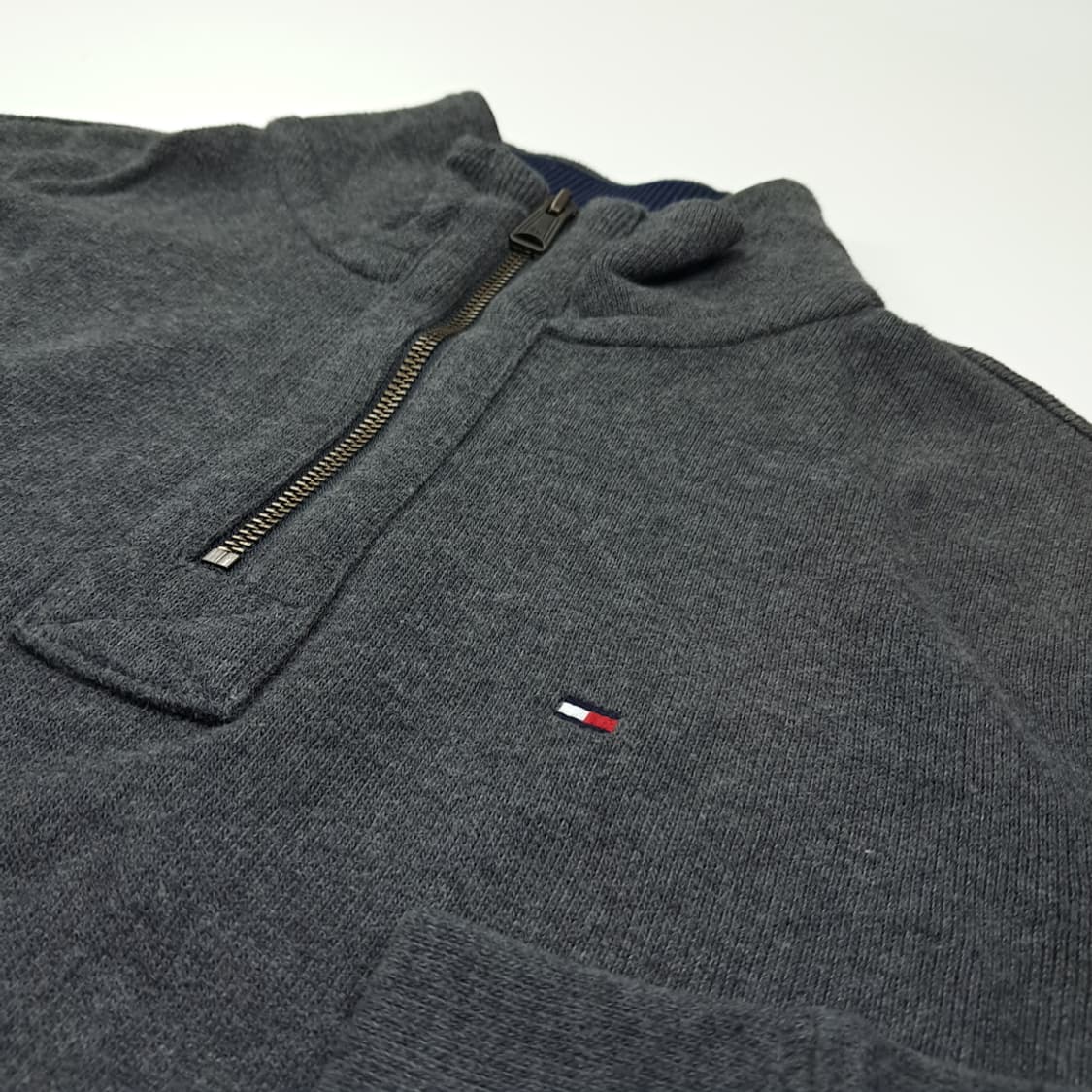 CL216 M 타미힐피거 코튼 삼색테이핑 차콜 하프집업 니트 스웨터 상품이미지5