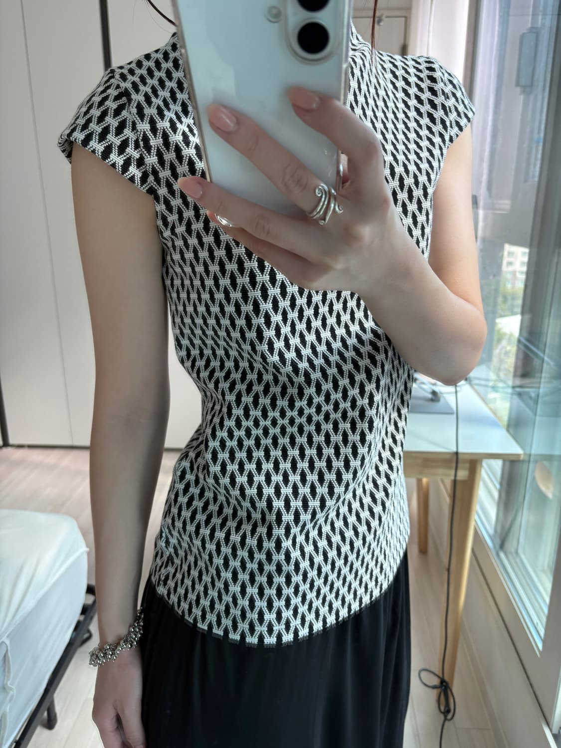 Diamond Half-Neck Top 상품이미지1