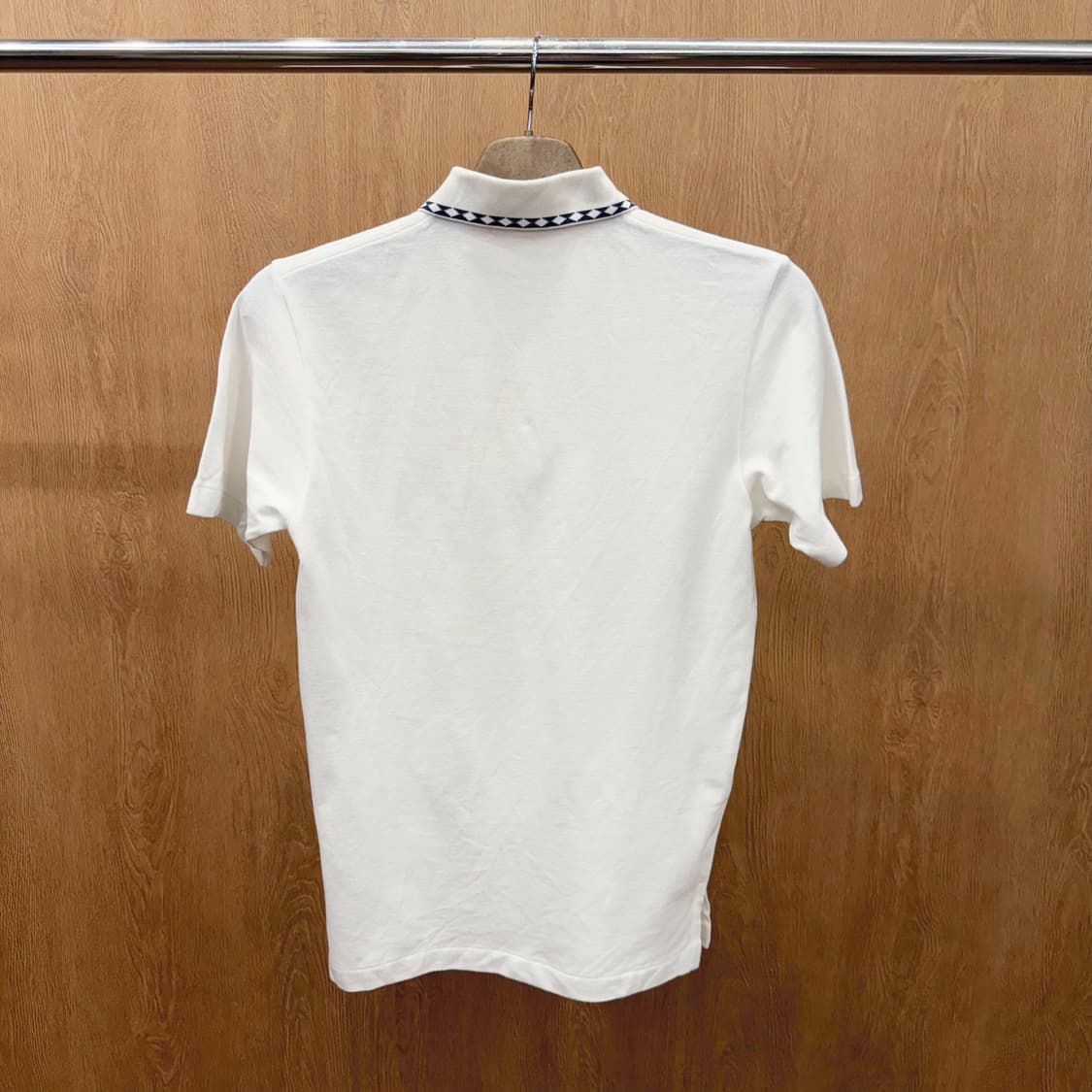 버버리 코튼 PK 티셔츠 배색 패턴 카라 골드 버튼 디테일 화이트 상품이미지3