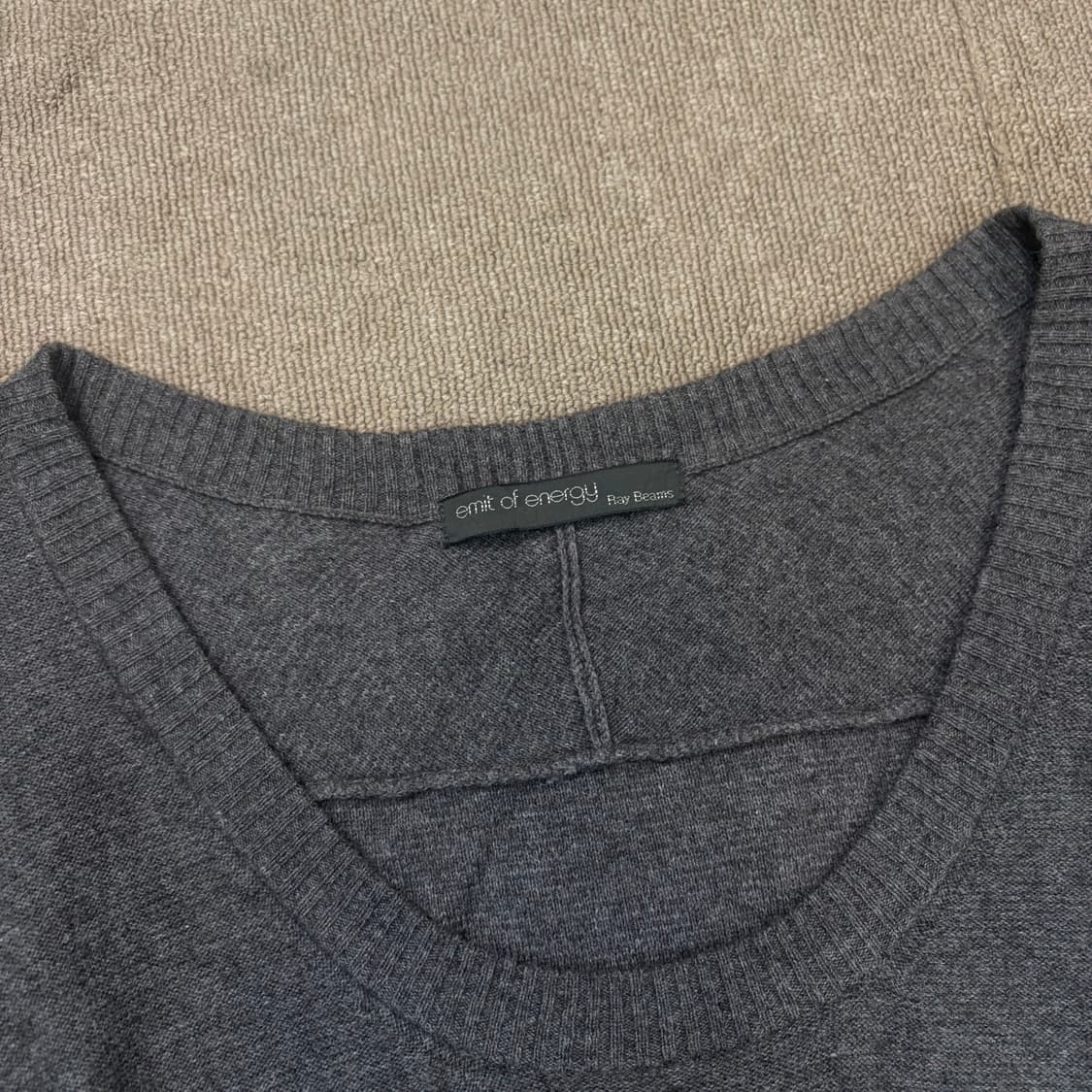 emit of energy by beams 빔즈 모헤어 새틴 원피스 상품이미지2