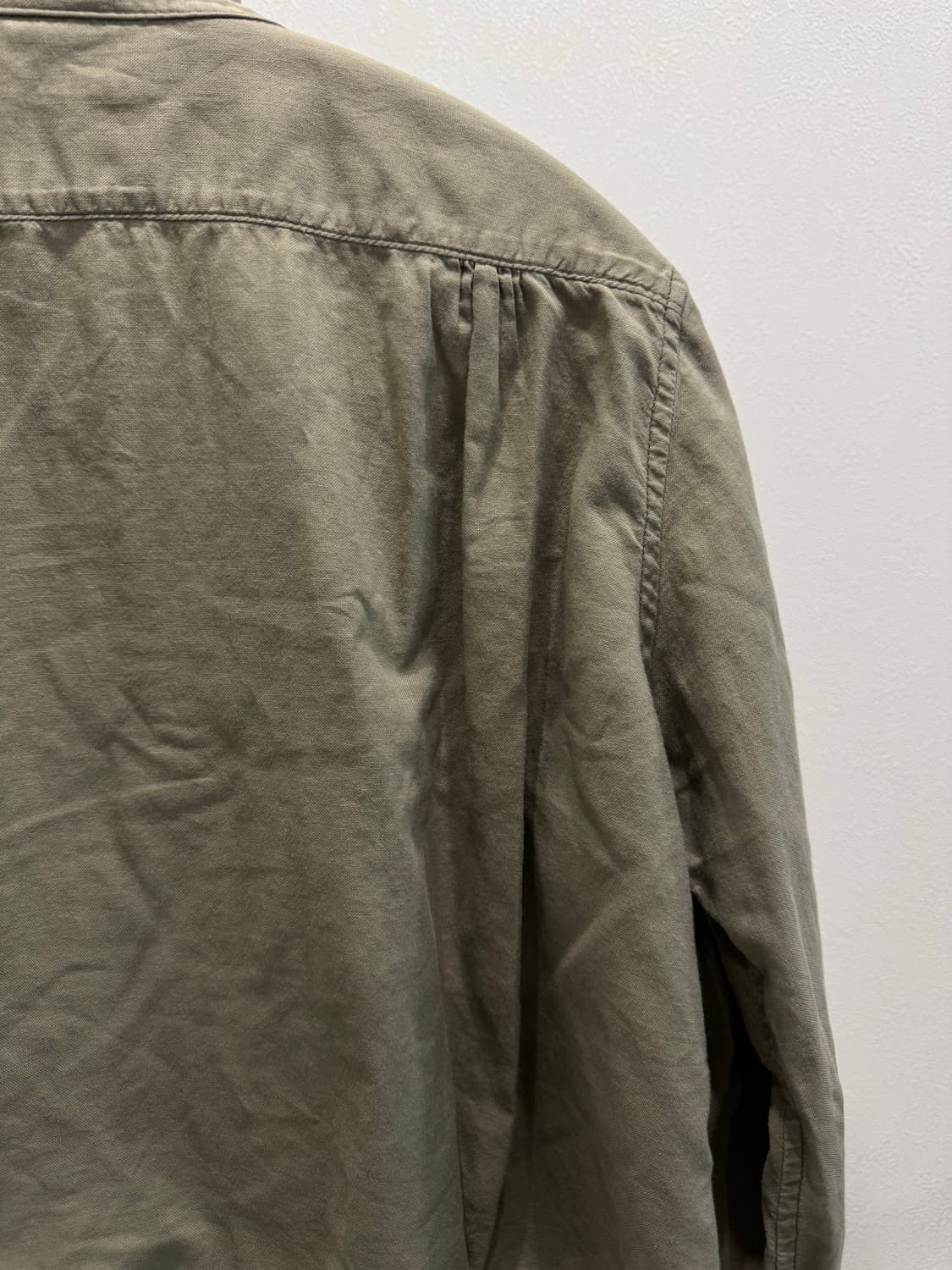 캐피탈 크롭 카키 논카라 셔츠 상품이미지6