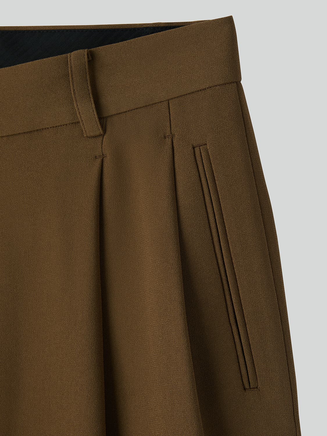 렉토 26SS 플루이드 턱 디테일 수트 팬츠 오커 상품이미지9