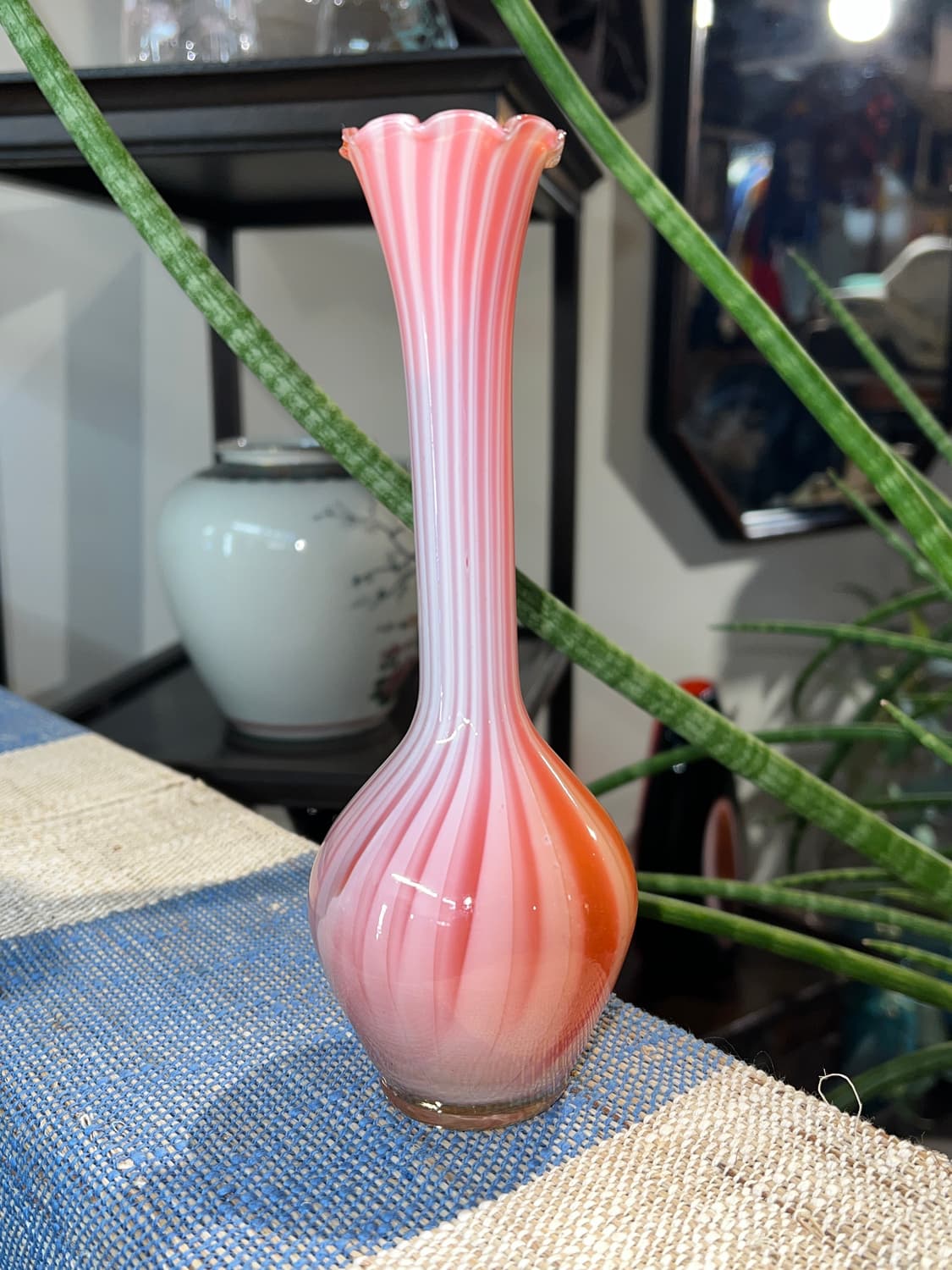 60s Czech pinkish-red Opalines Bud Vase 상품이미지3
