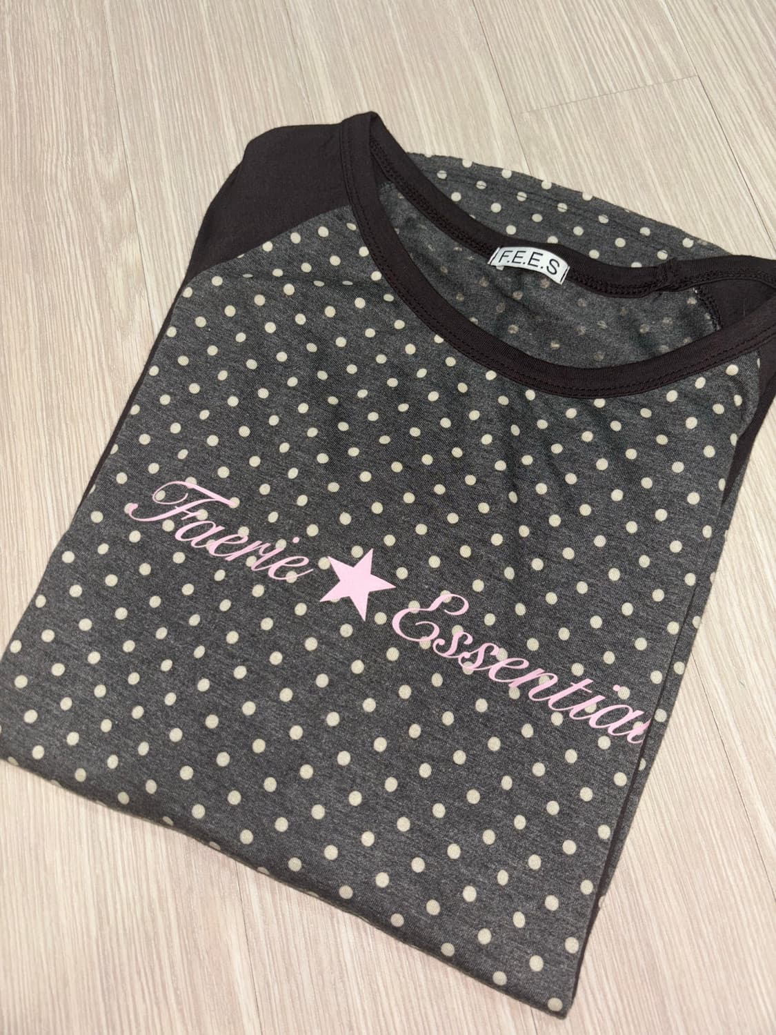 샵페어리 도트 탑 챠콜 상품이미지2