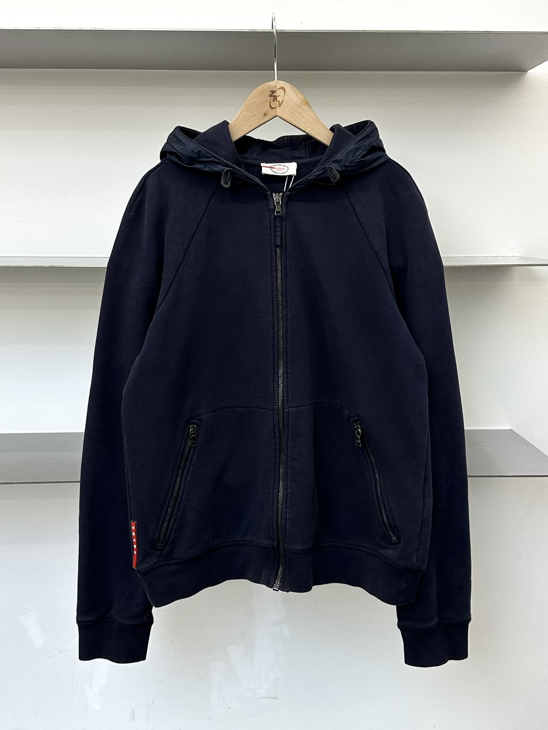 프라다 나일론 패널 후드집업 상품이미지1