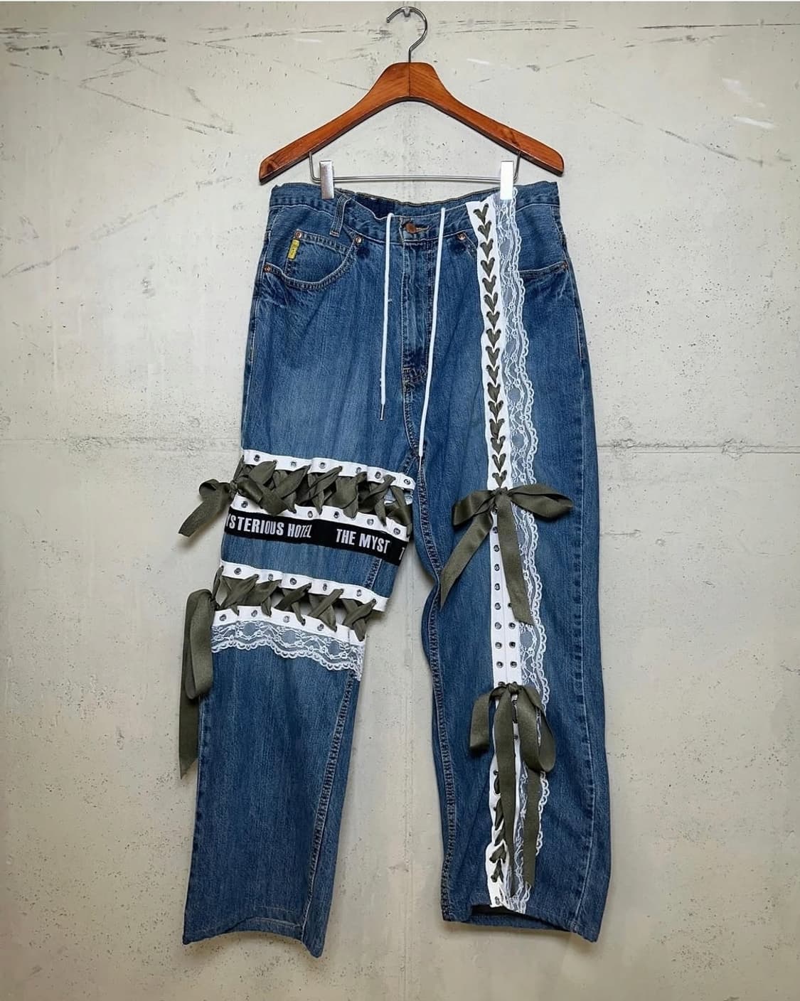 더미스테리어스호텔 커스텀 웨딩 데님팬츠 상품이미지1