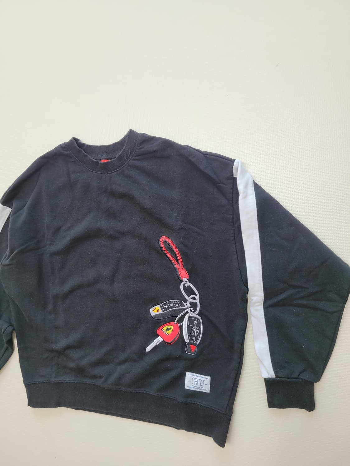 크리틱 CRITIC 남자 맨투맨 120 블랙 상품이미지2