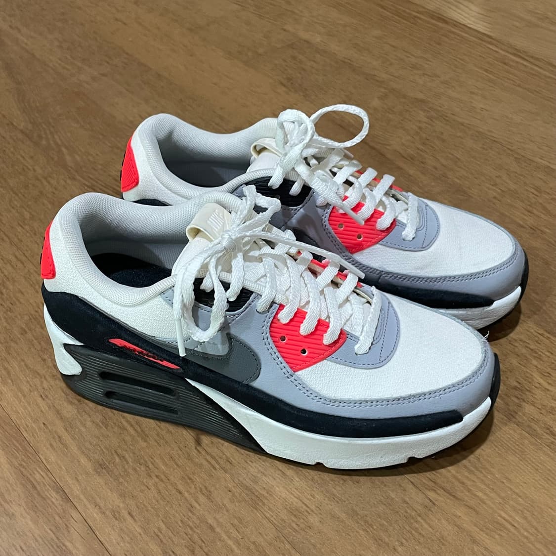 나이키 에어맥스 90 LV8 250 상품이미지1