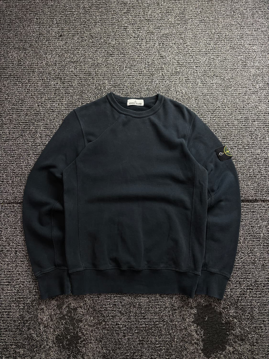 스톤아일랜드 와펜 미니멀 스웻 셔츠 3336 상품이미지2