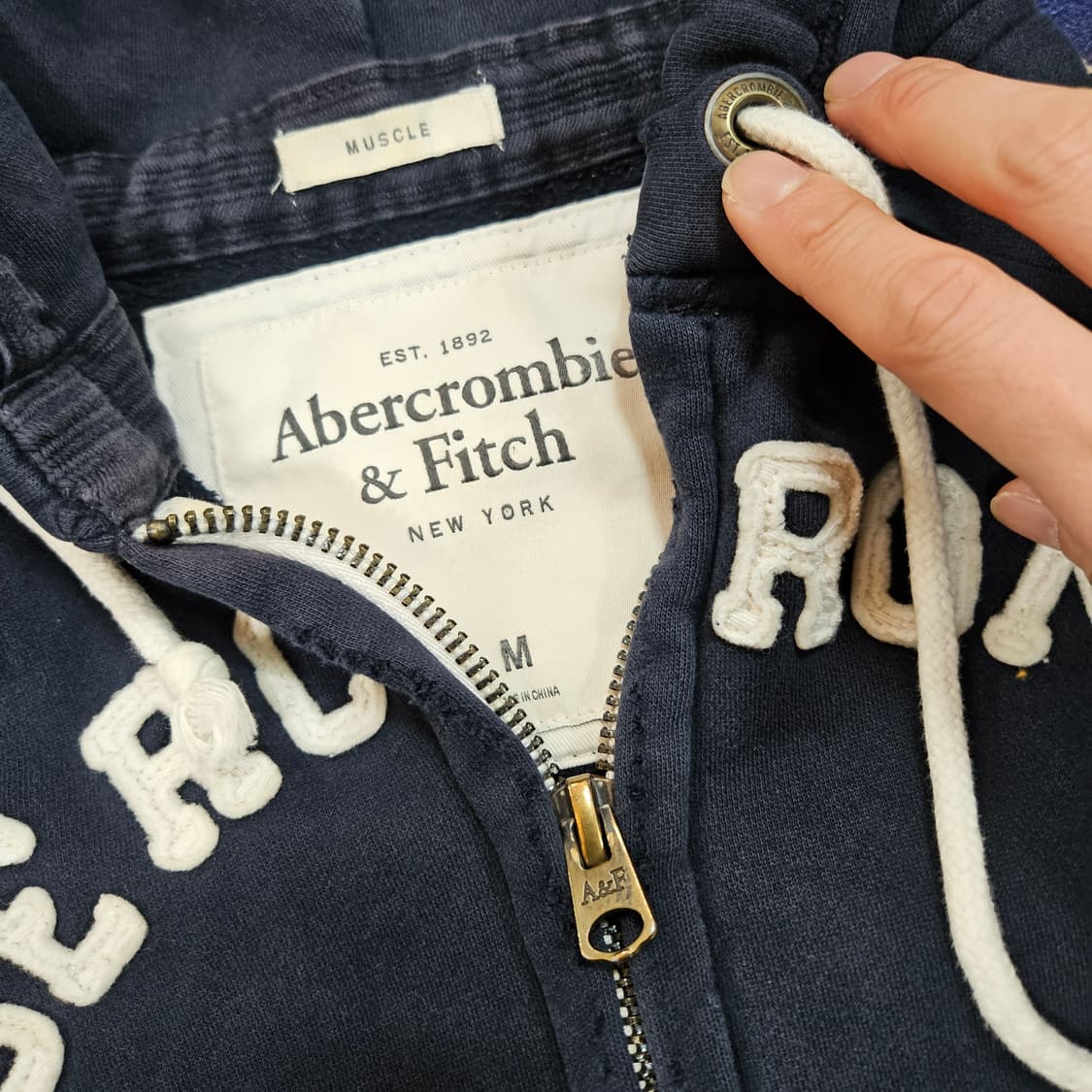 아베크롬비 y2k 빈티지 레터링 기모 후드 집업 M size 상품이미지5
