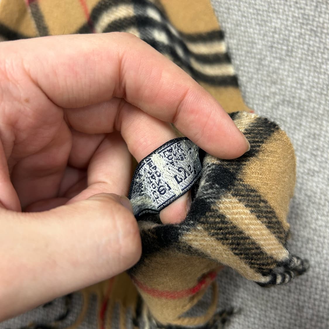 버버리 캐시미어 램스울 혼방 노바체크 머플러 상품이미지3