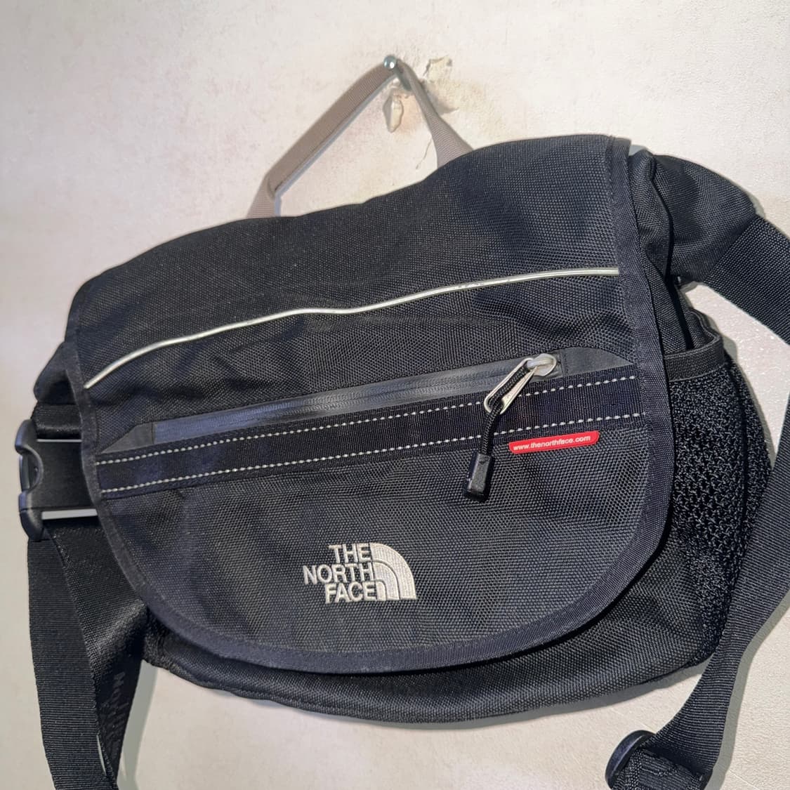 노스페이스 3m 리플렉티브 스카치 크로스백 블랙 상품이미지6