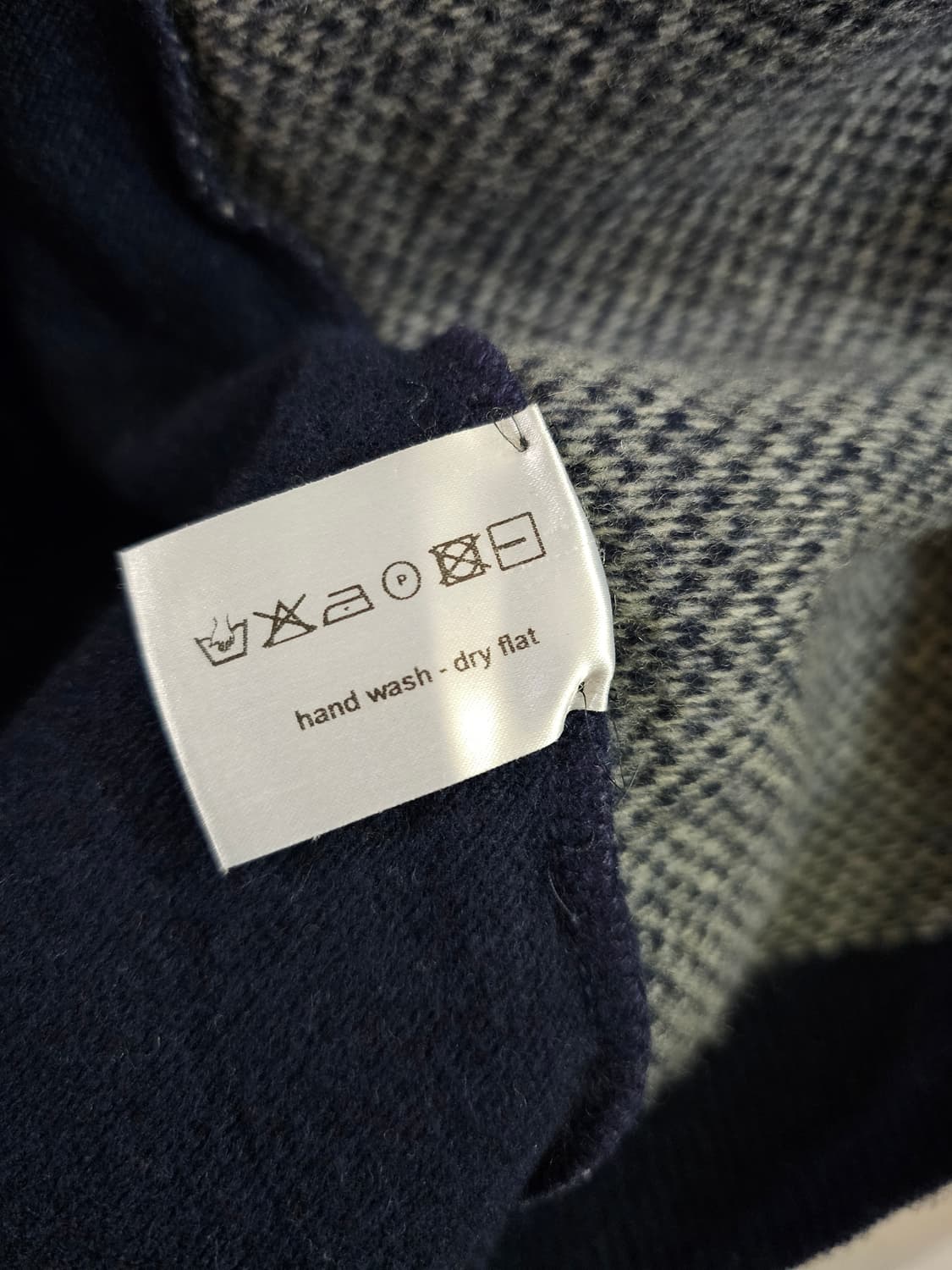 [XL] 던힐 네이비 V넥 니트 스웨터 상품이미지7