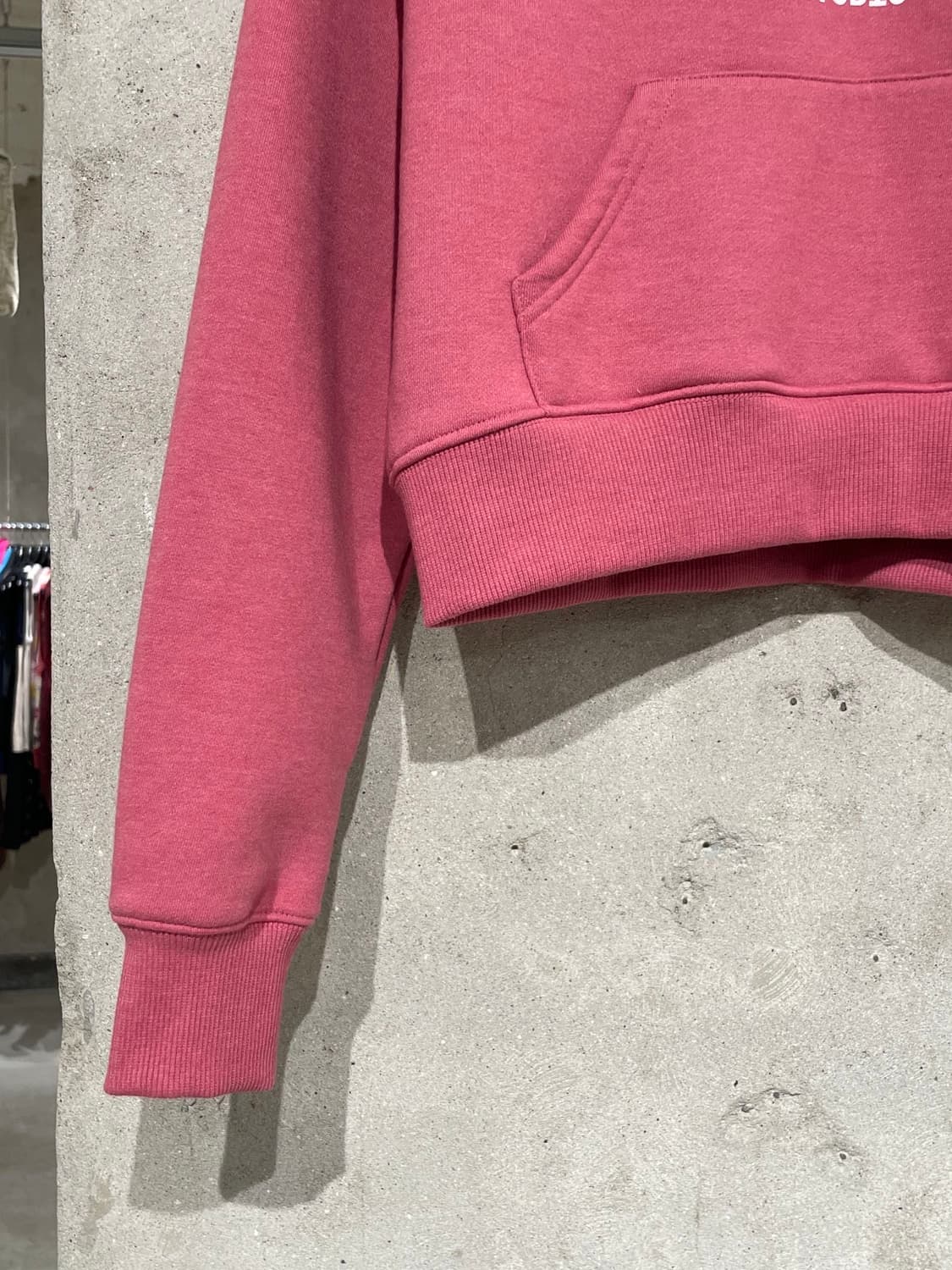 아이앱 스튜디오 핑크 하프 집업 크롭 스웻 셔츠 상품이미지4