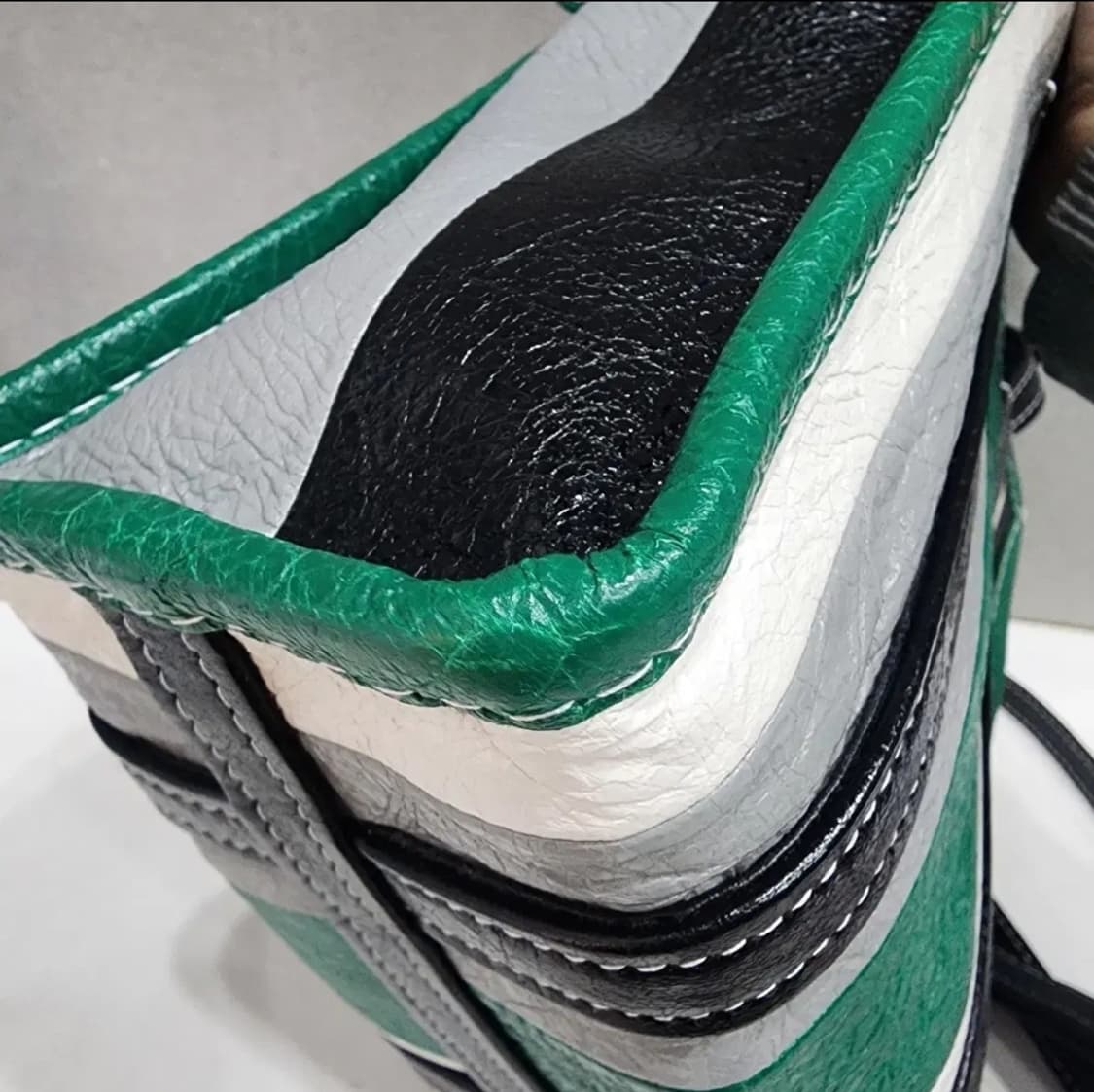 발렌시아가 바자 토트백 상품이미지4