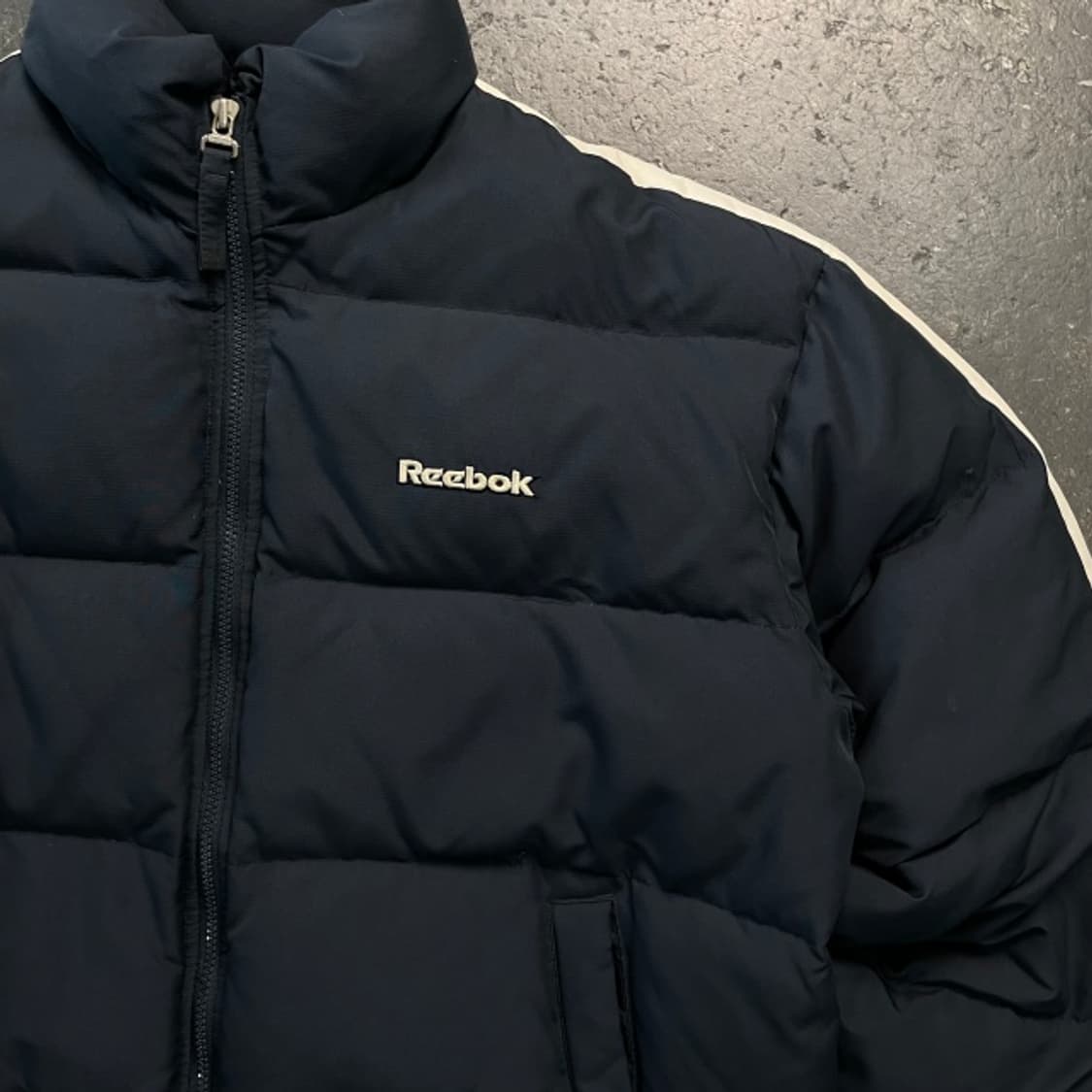 100 리복 올드스쿨 사이드라인 패딩 상품이미지2