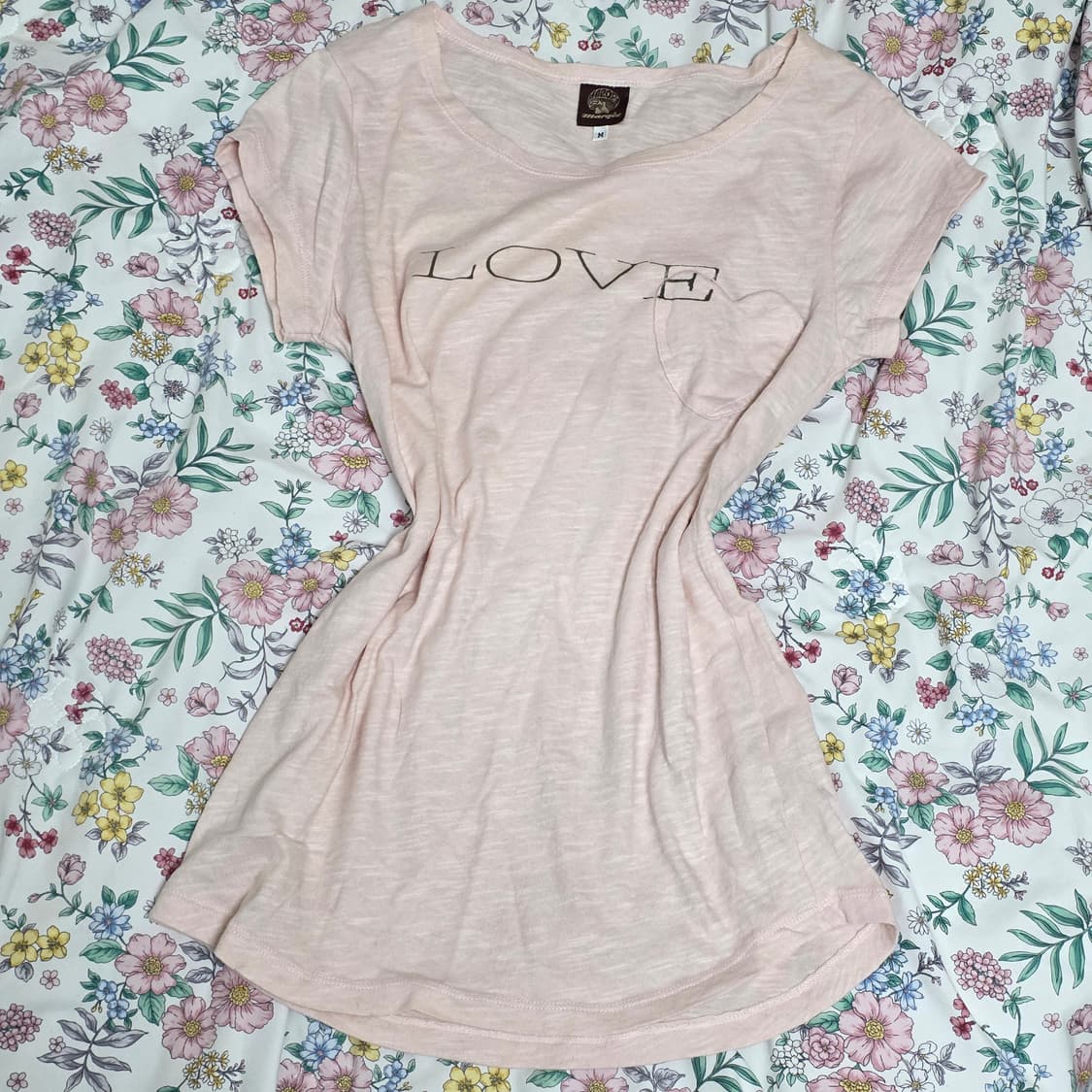 일본빈티지)딸기초코라떼히메갸루 핀터깔 LOVE 프린팅 핑크반팔티셔츠 상품이미지1