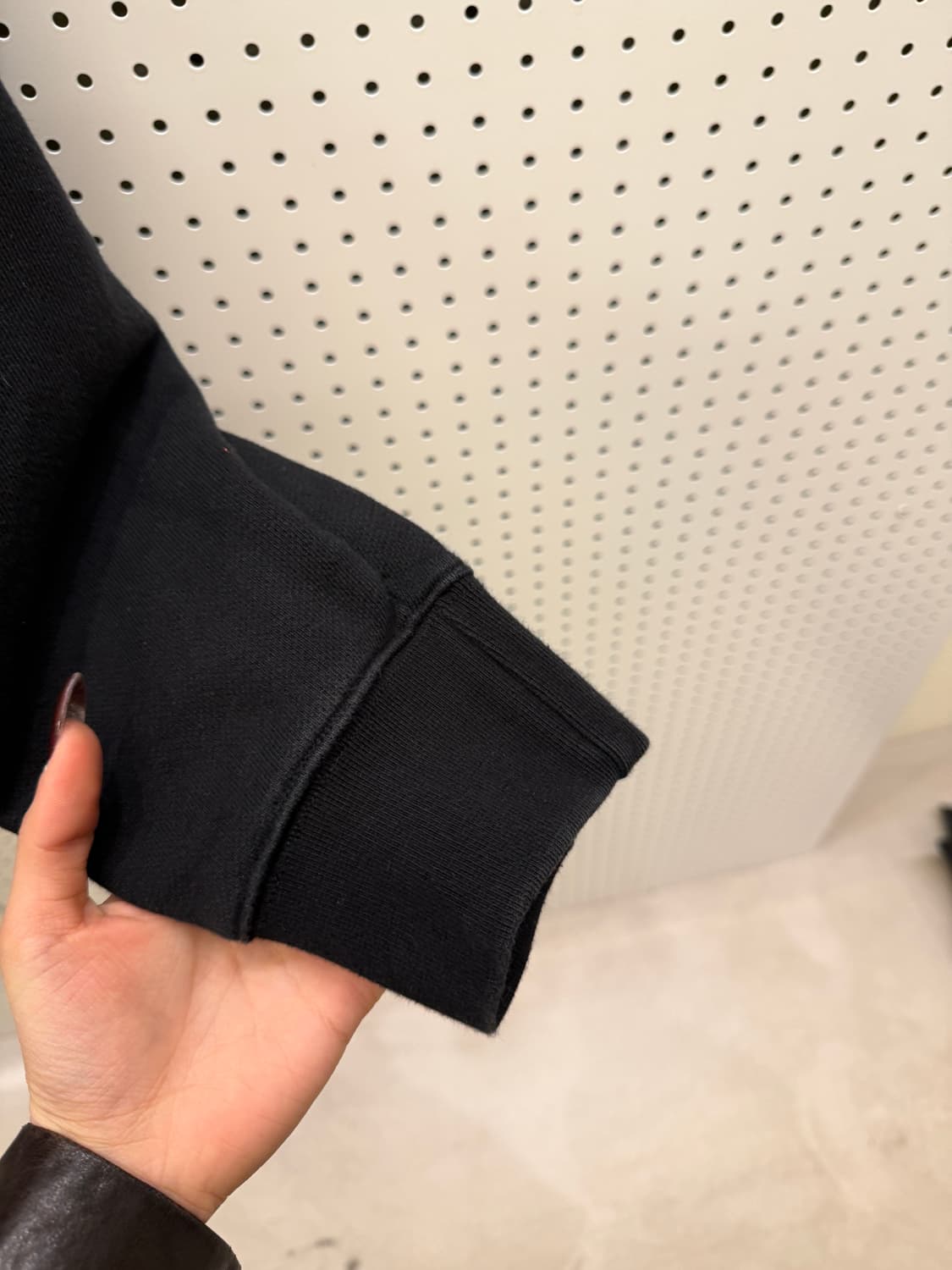 다크룸 스튜디오 쿼터 하프집업 블랙 U1439 상품이미지4