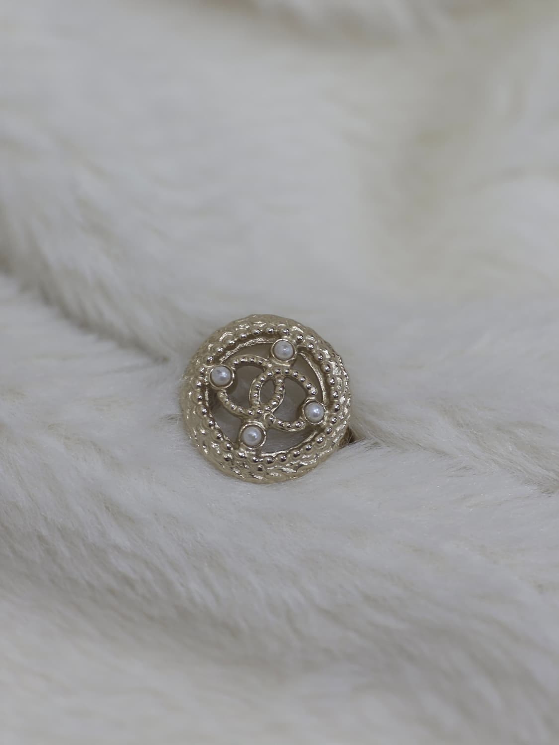 샤넬 진주 CC 로고 꼬임 반지 (A18C 2018년식/상태최상/희귀) 상품이미지2